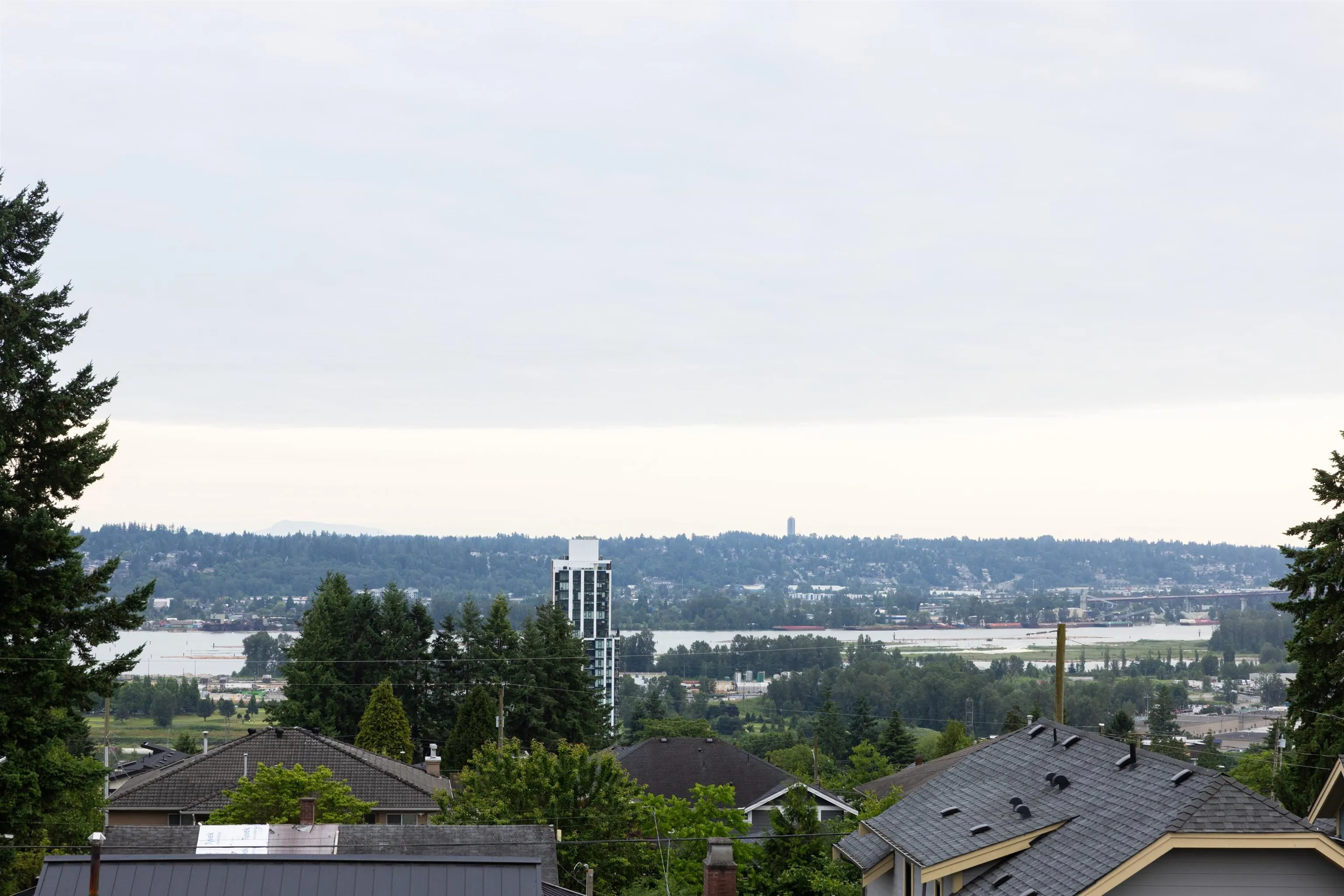 102 914 Rochester Avenue