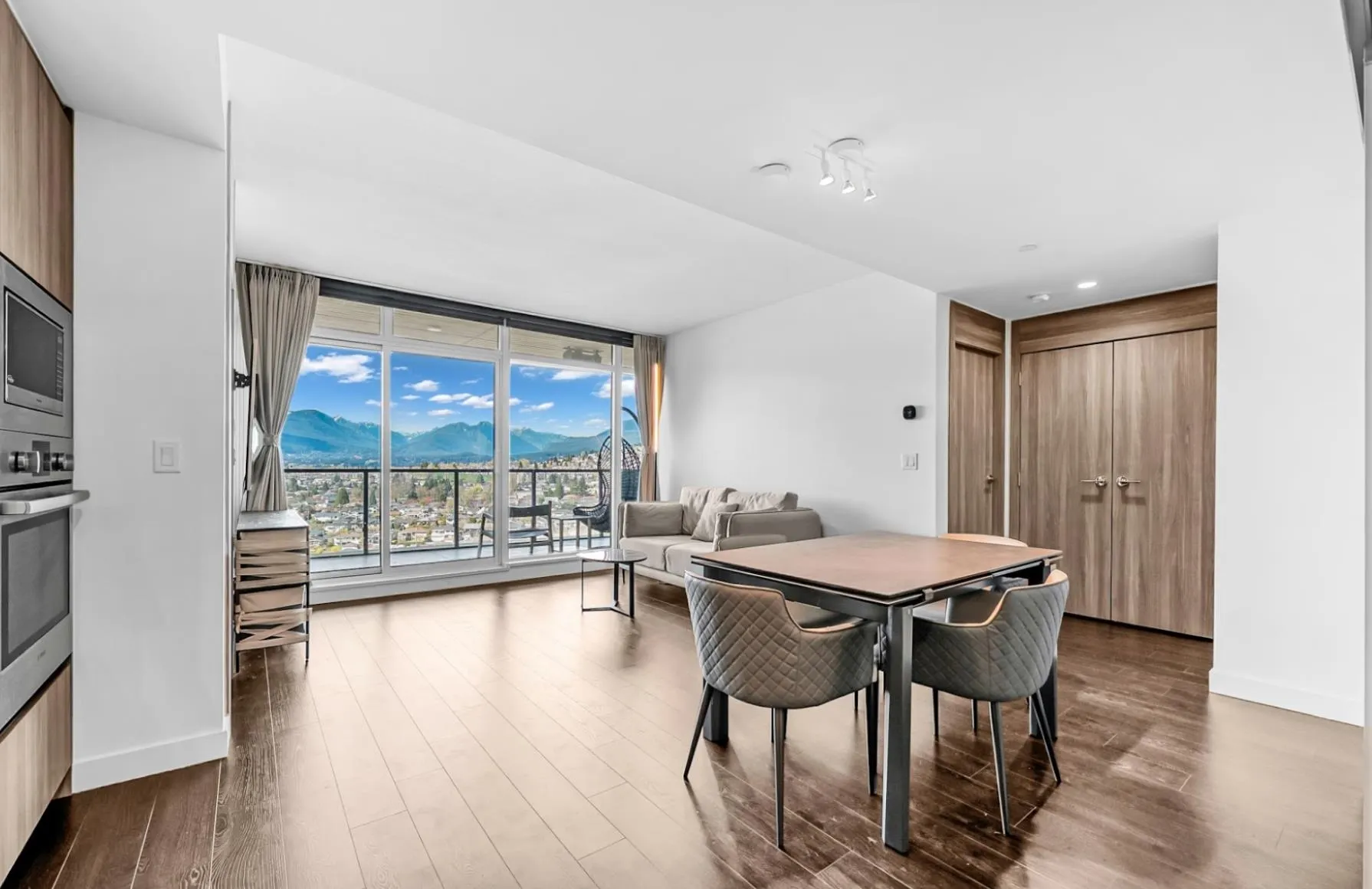 2603 4880 Lougheed Highway