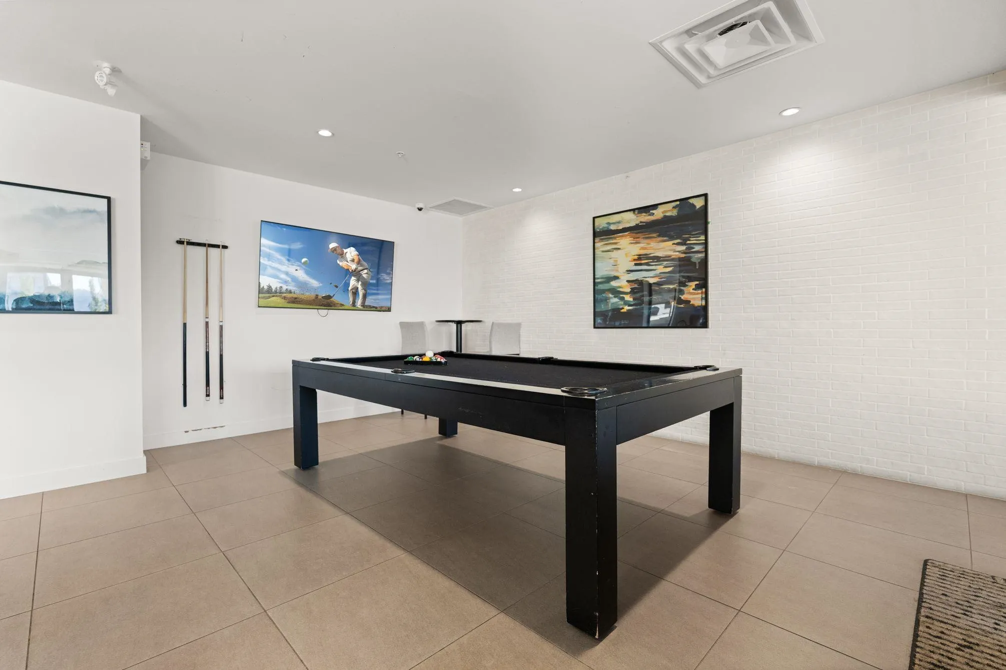 612 3131 Murray Street