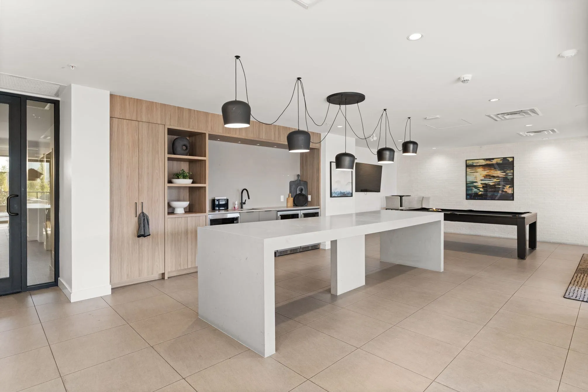 612 3131 Murray Street