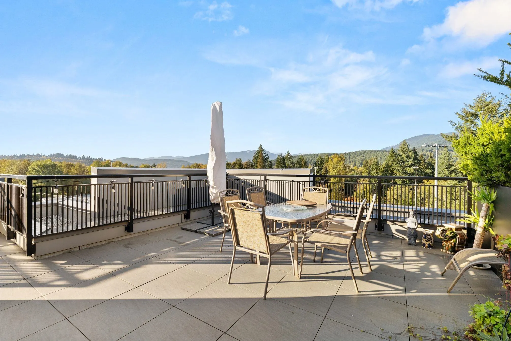 612 3131 Murray Street