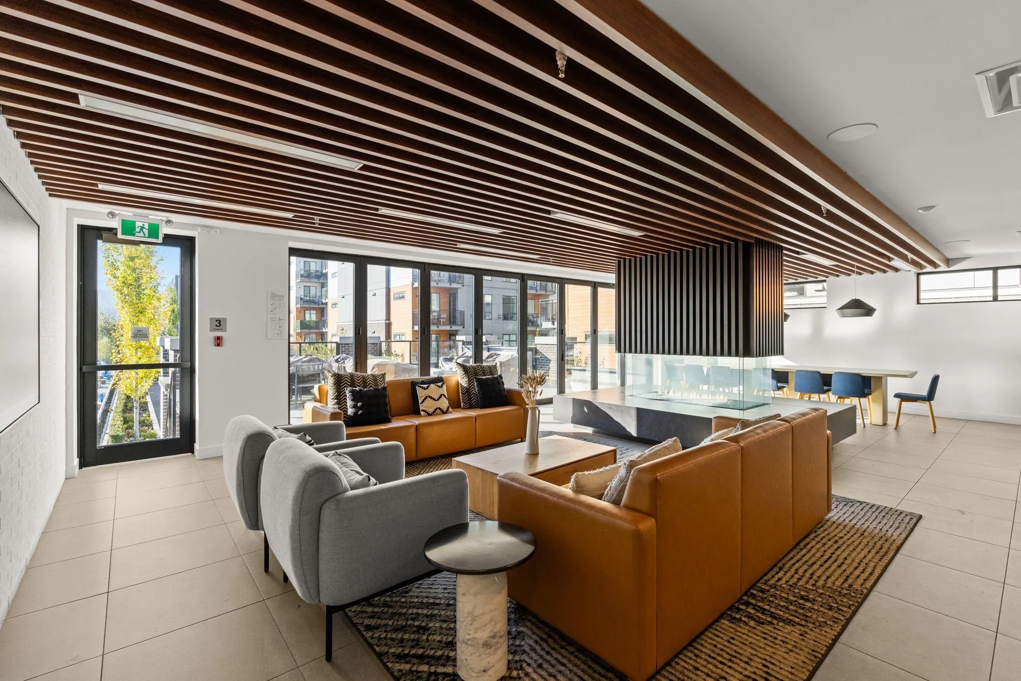 612 3131 Murray Street