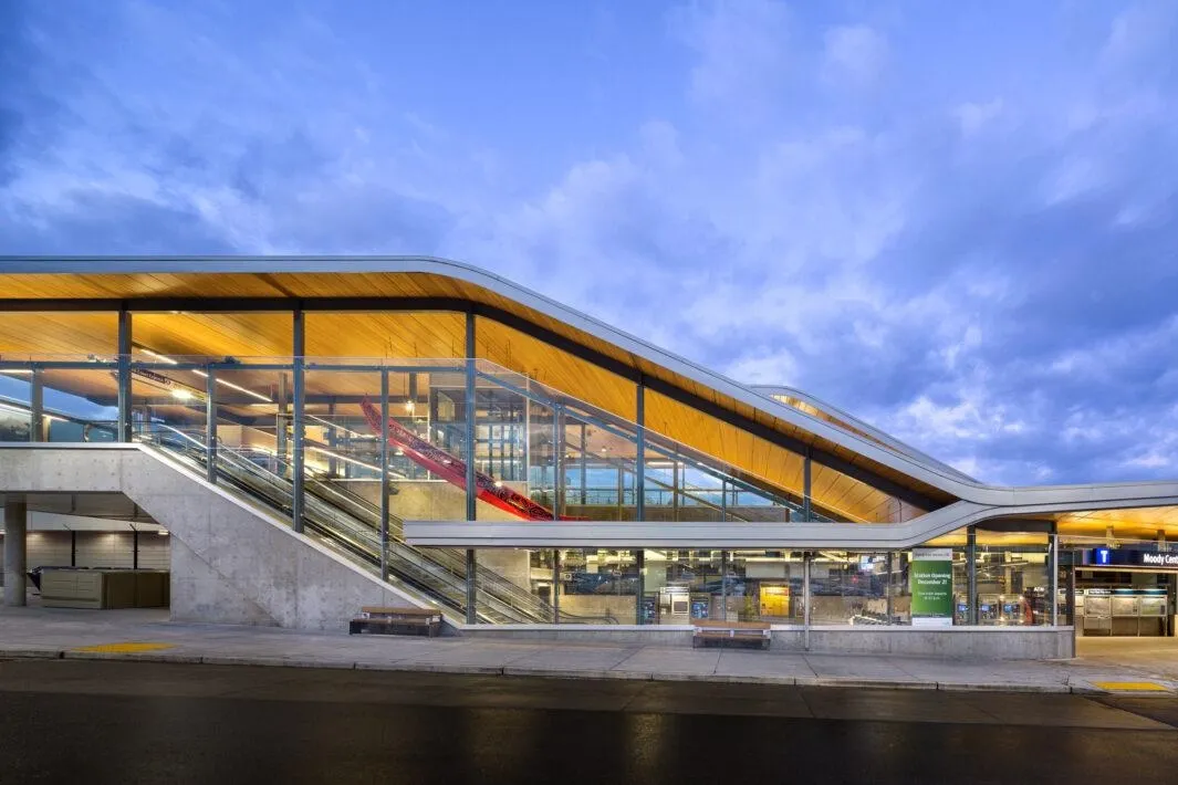 612 3131 Murray Street