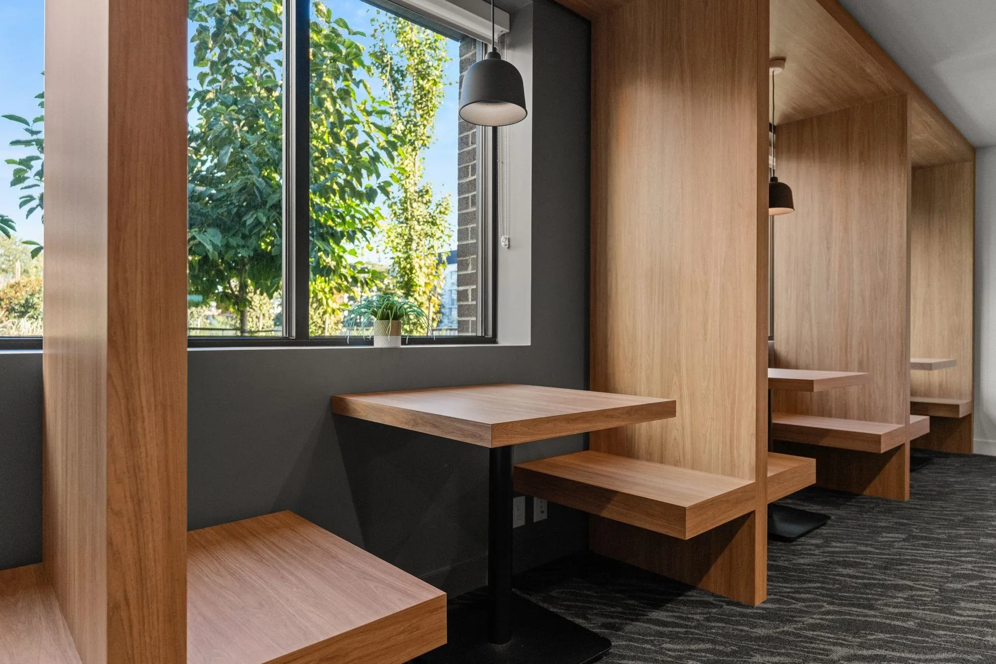 612 3131 Murray Street