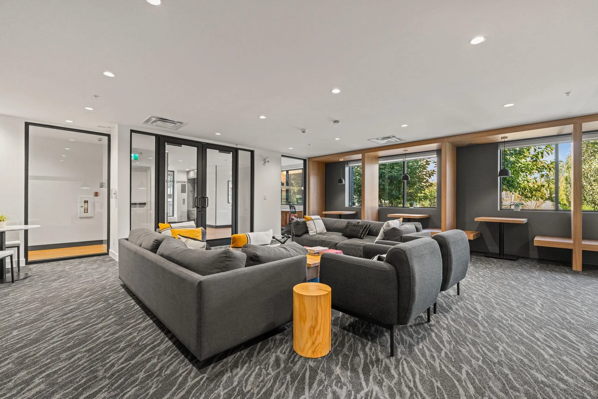 612 3131 Murray Street