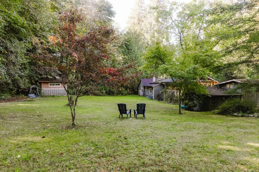 6252 Sechelt Inlet Road