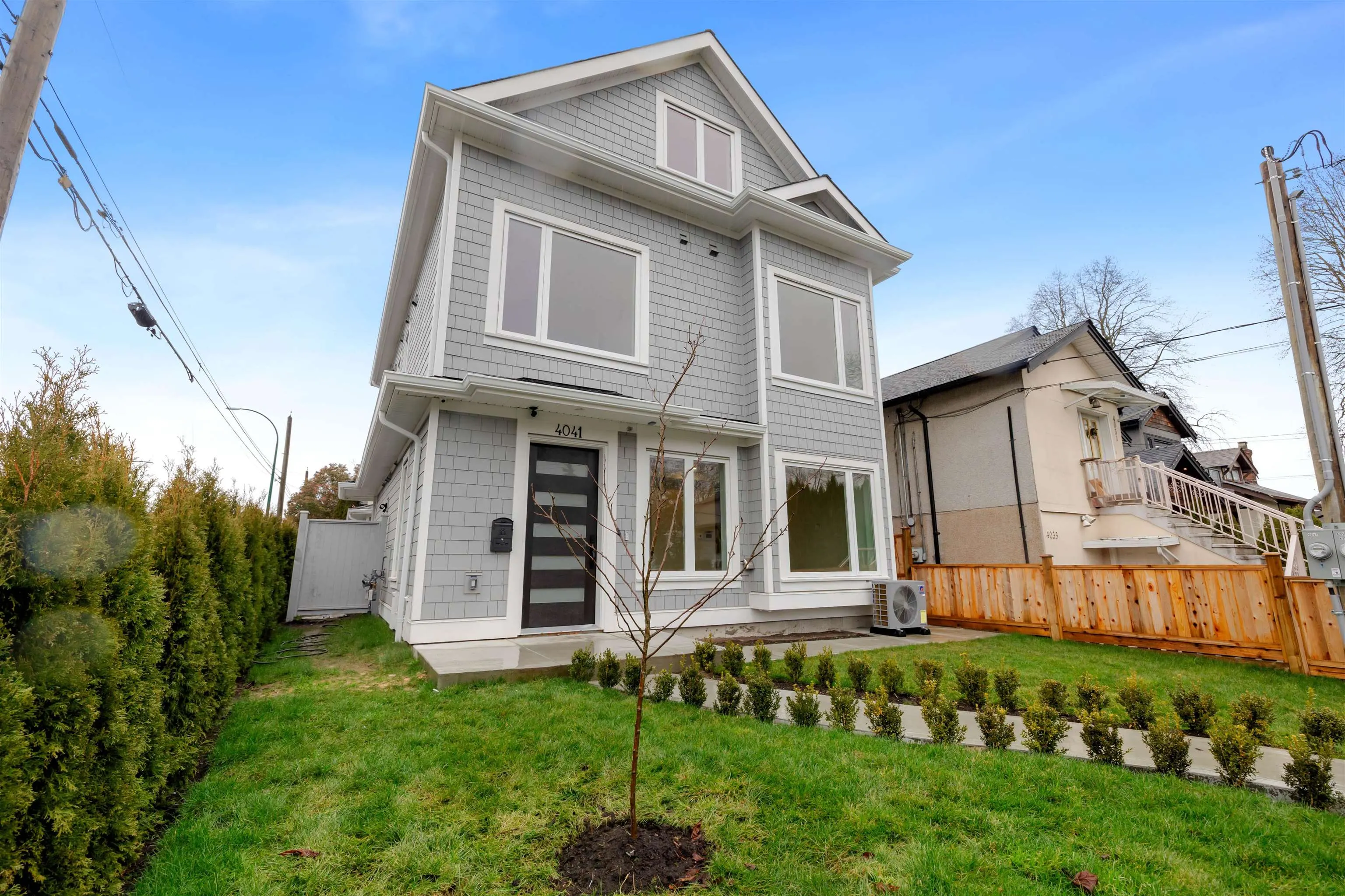 885 E King Edward