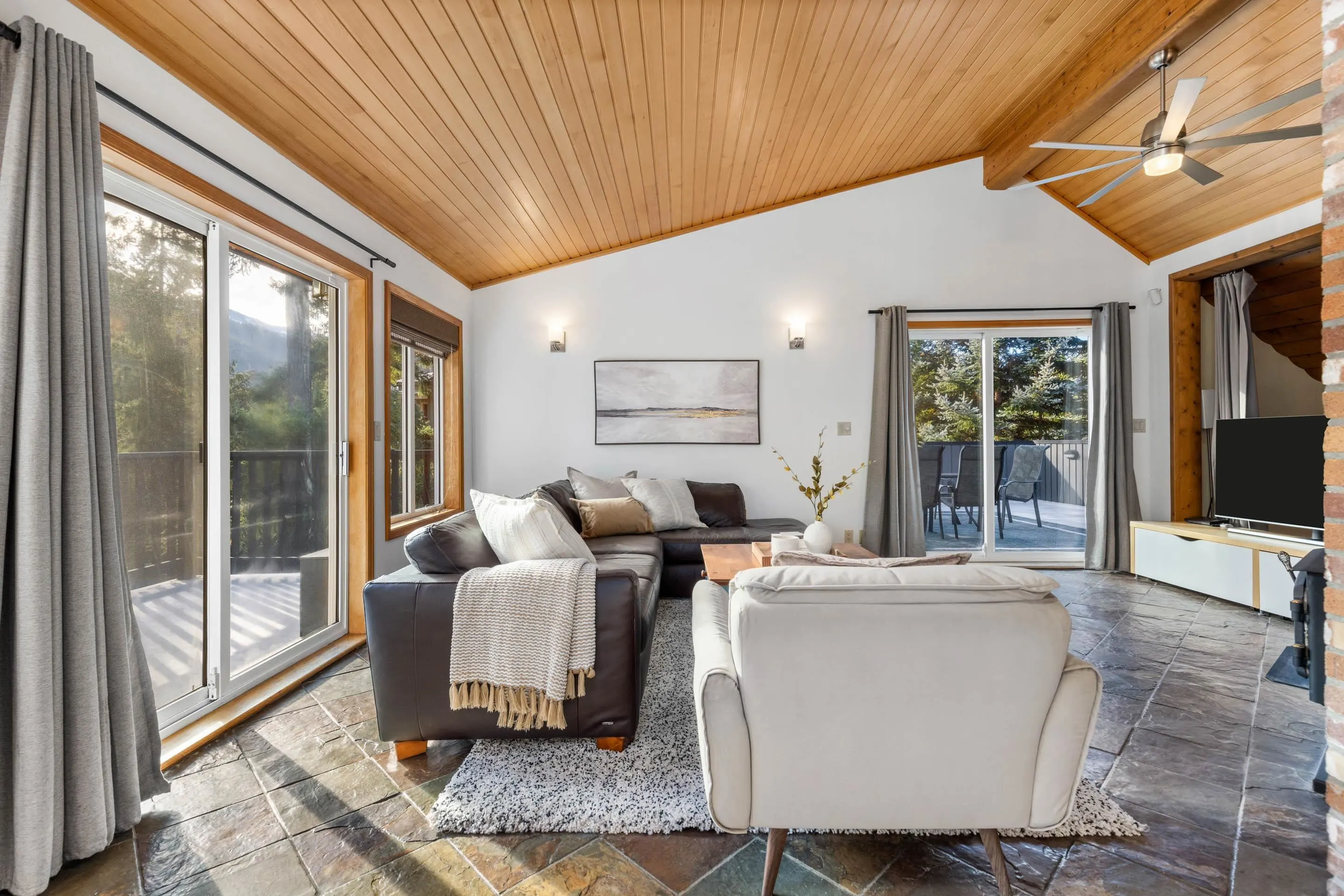 9548 Emerald Drive