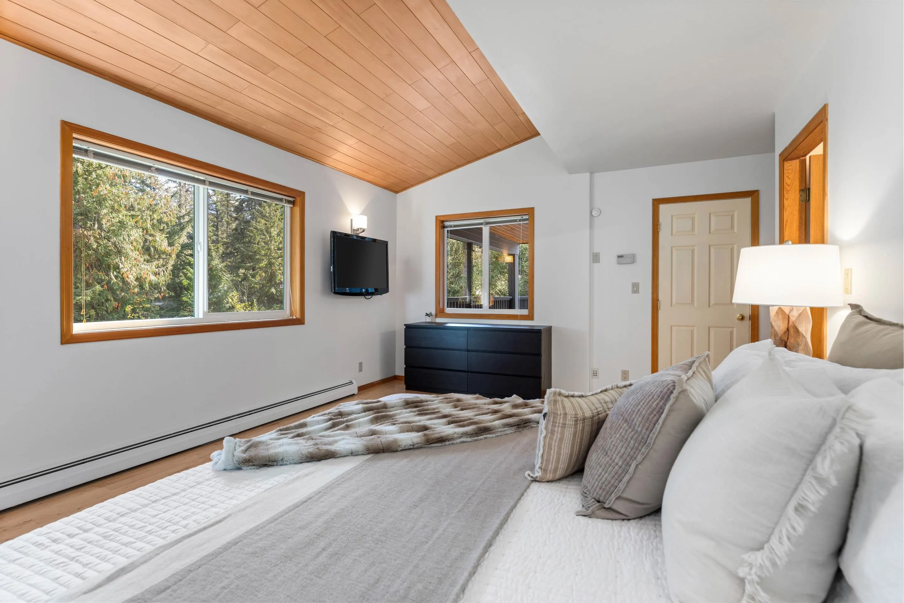9548 Emerald Drive