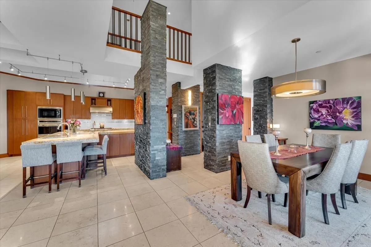 1125 Groveland Court