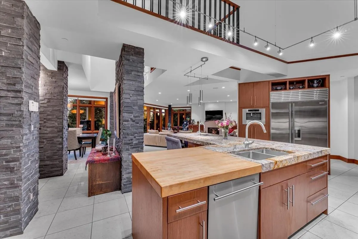 1125 Groveland Court