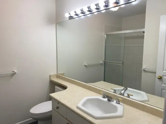 22 6111 No. 1 Road