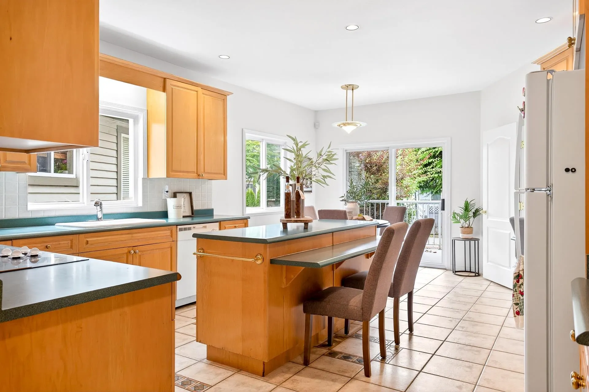 6748 Chateau Court