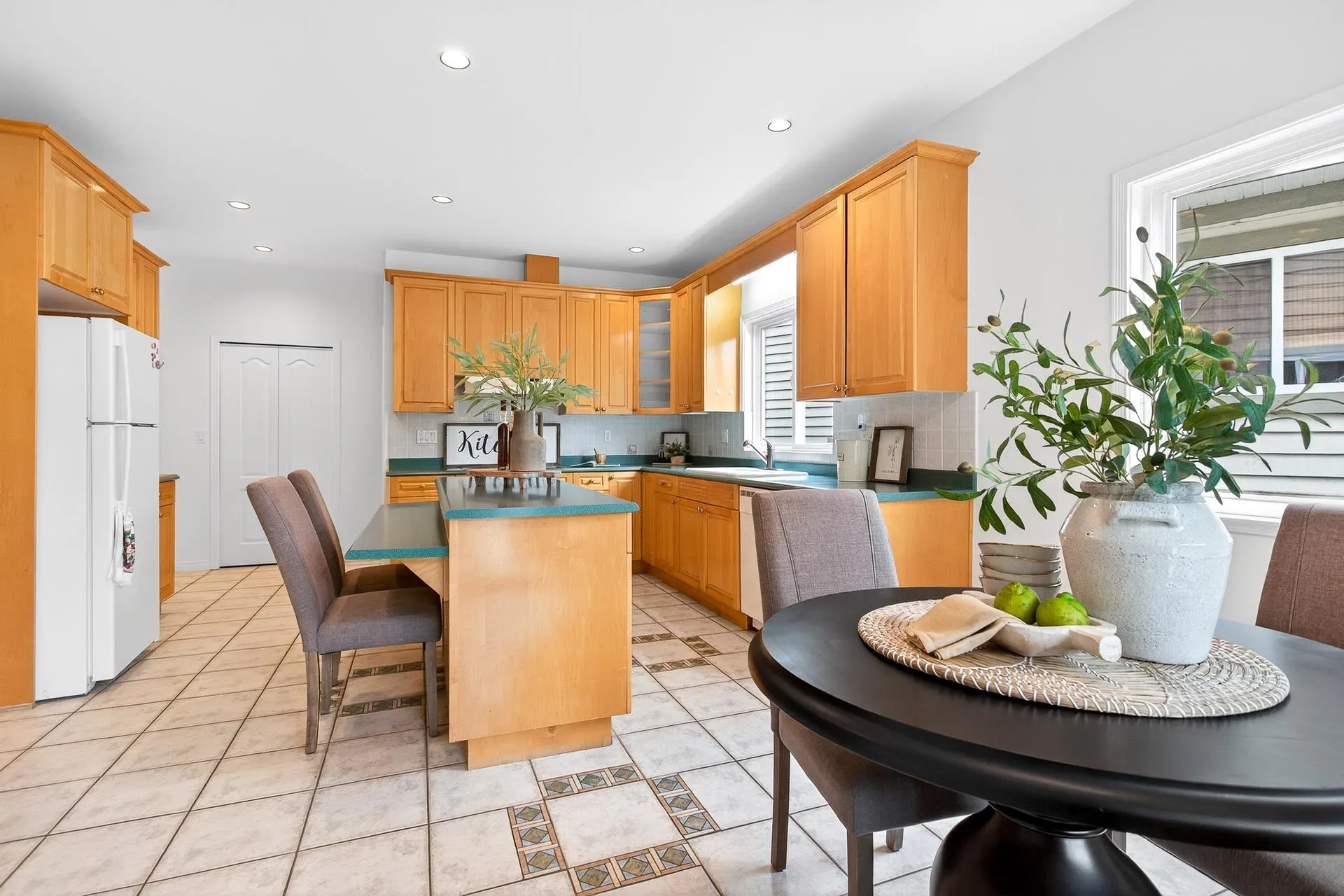 6748 Chateau Court