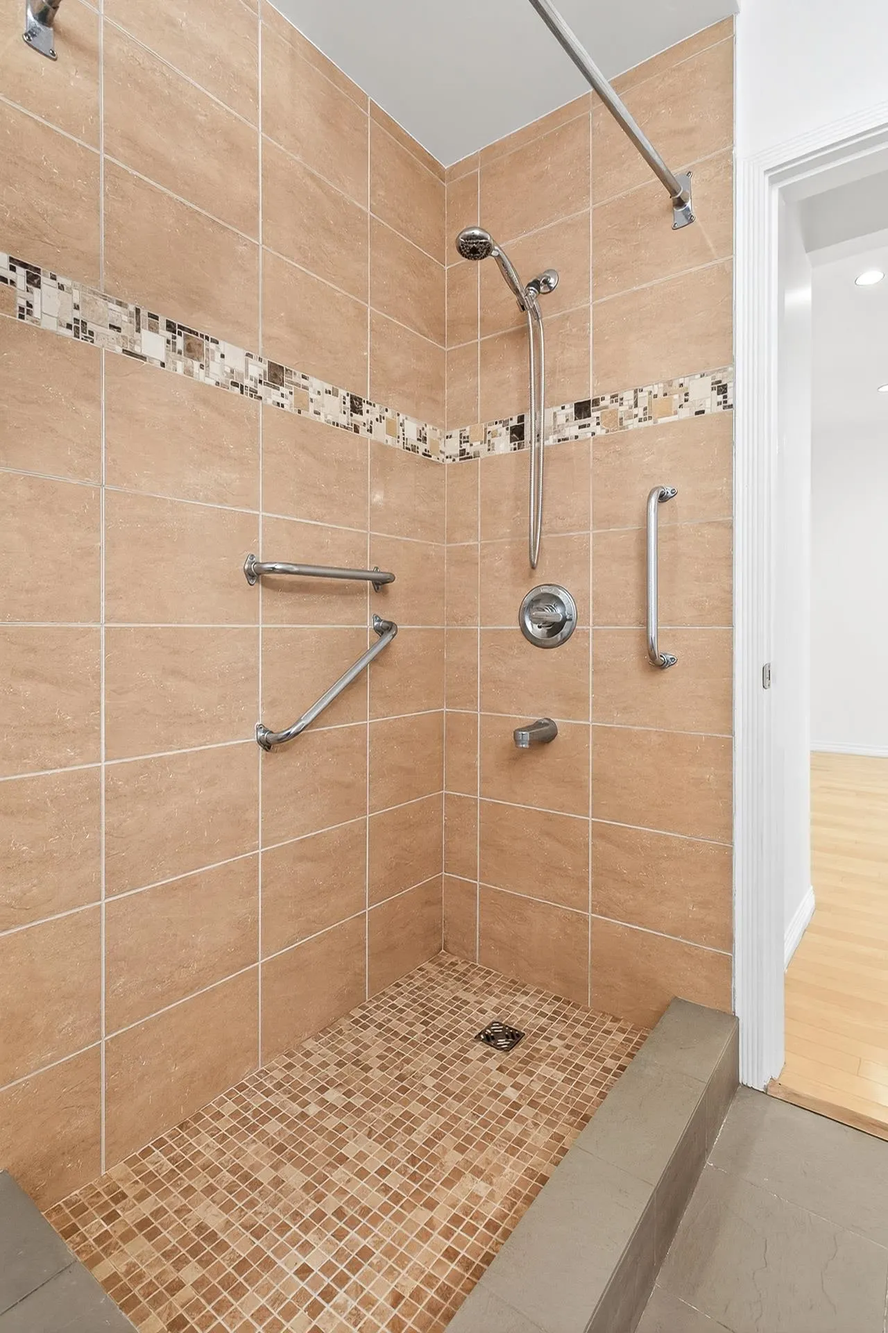 6748 Chateau Court