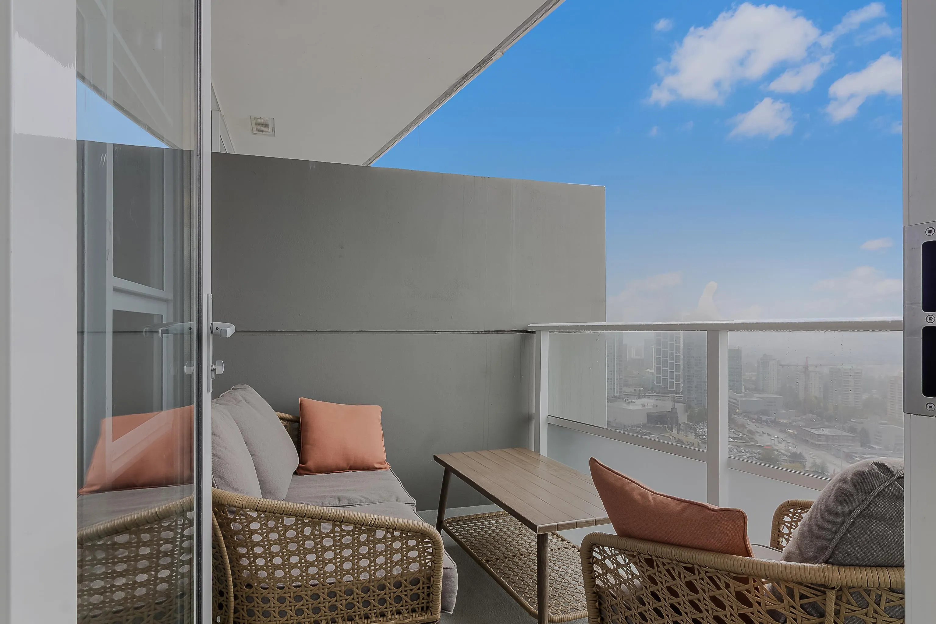 3702 4880 Bennett Street