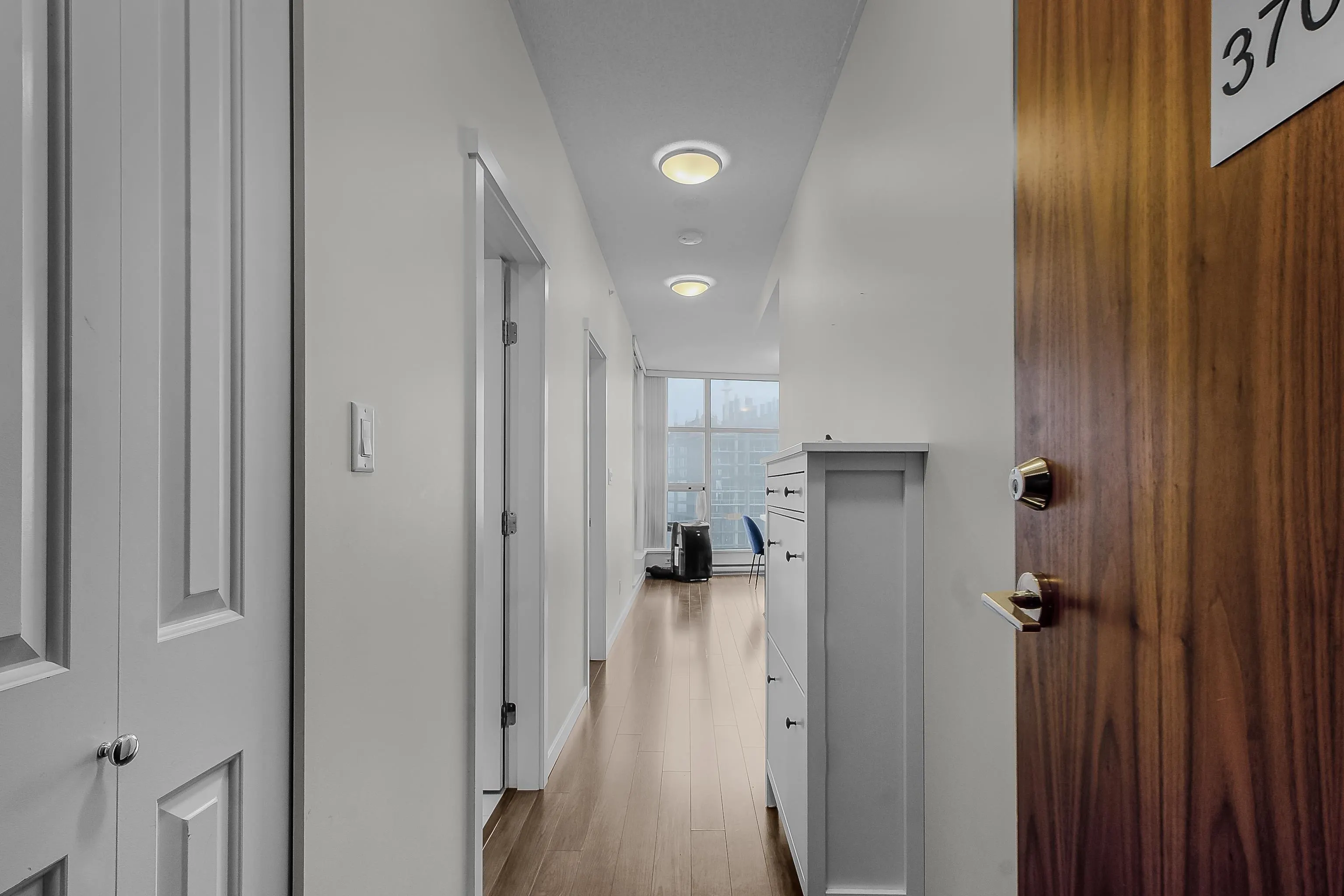 3702 4880 Bennett Street