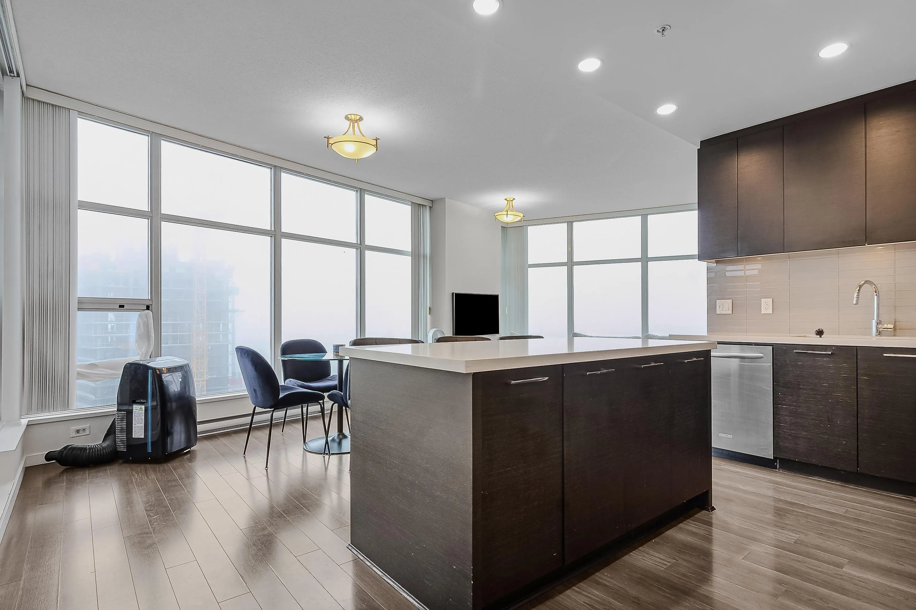 3702 4880 Bennett Street