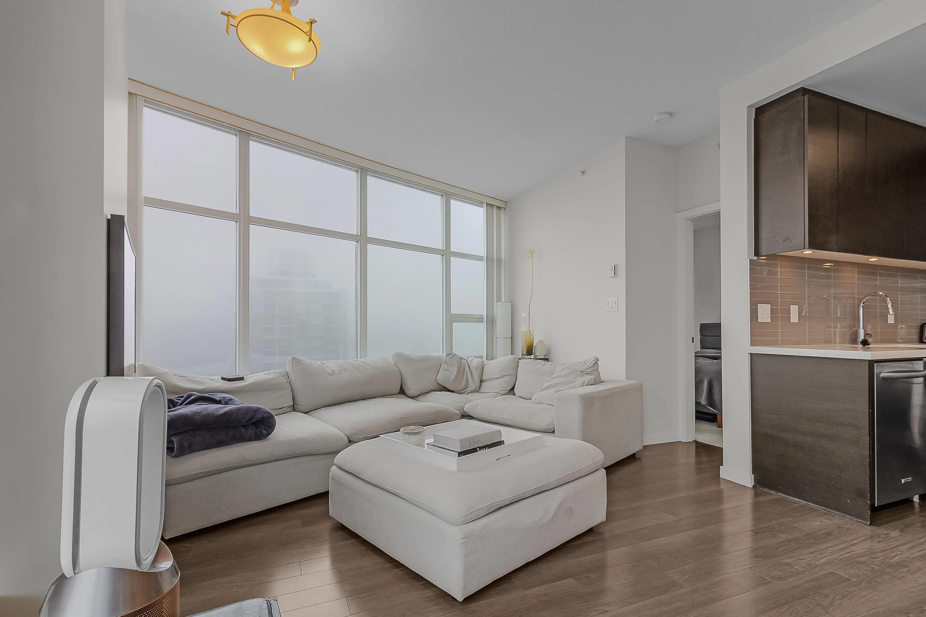 3702 4880 Bennett Street