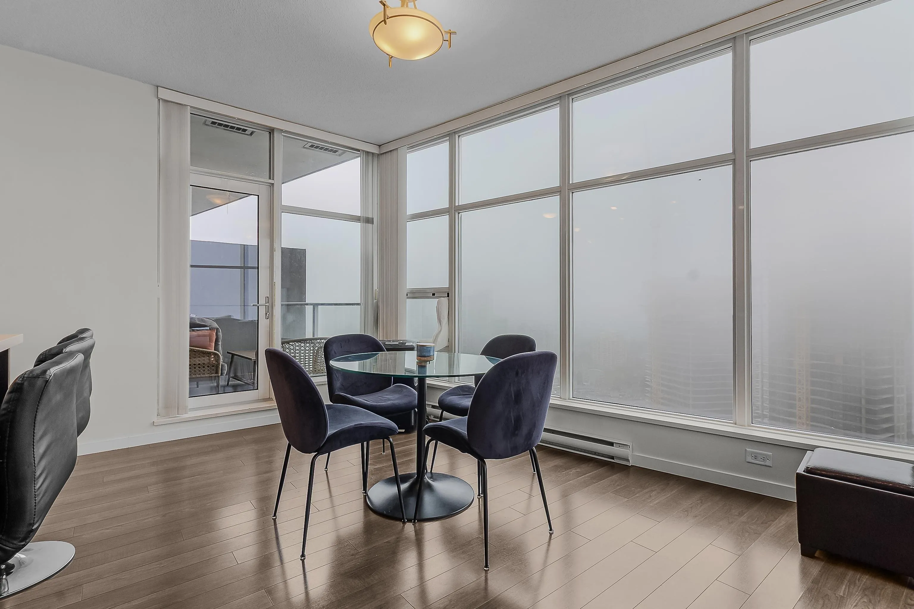 3702 4880 Bennett Street