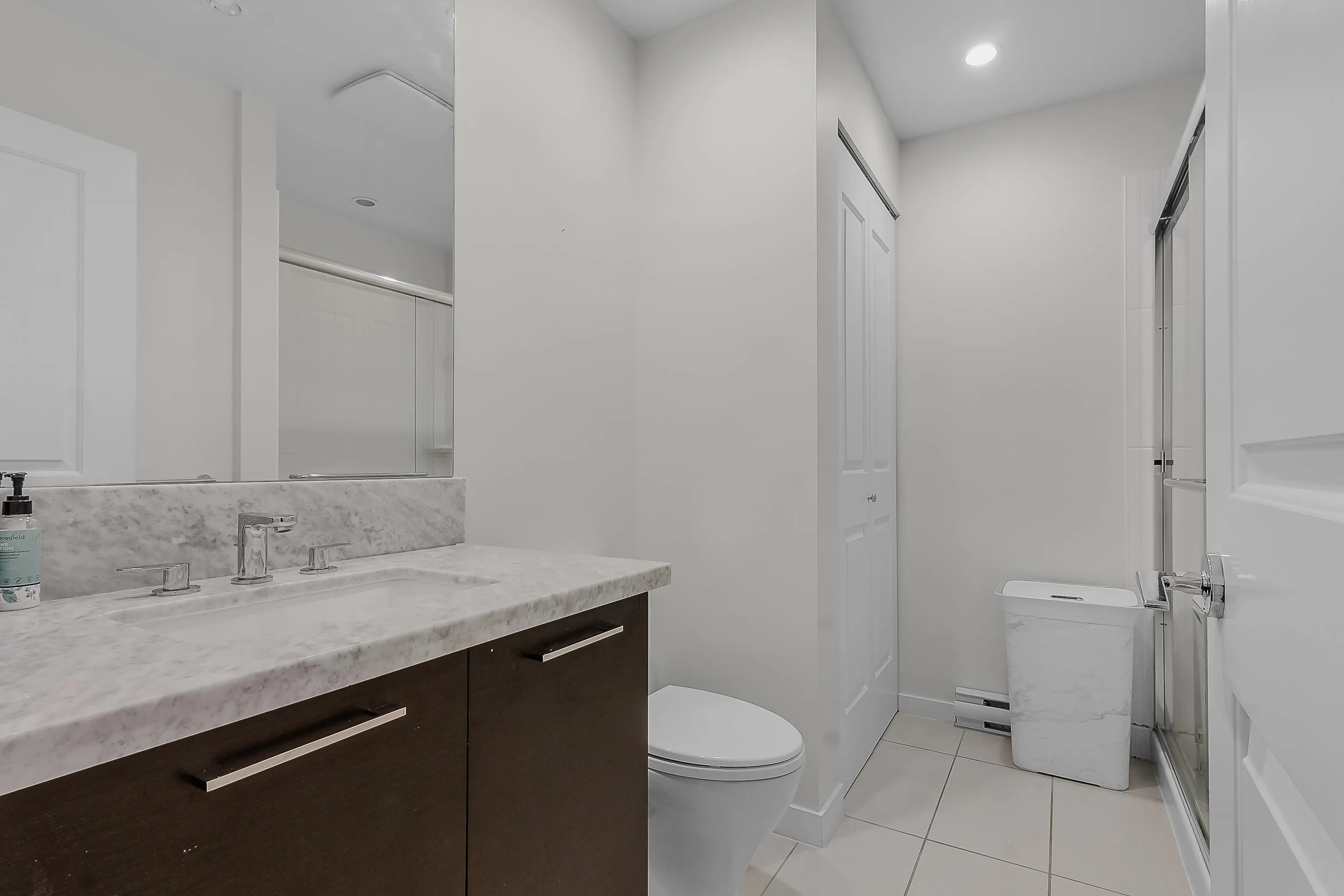 3702 4880 Bennett Street