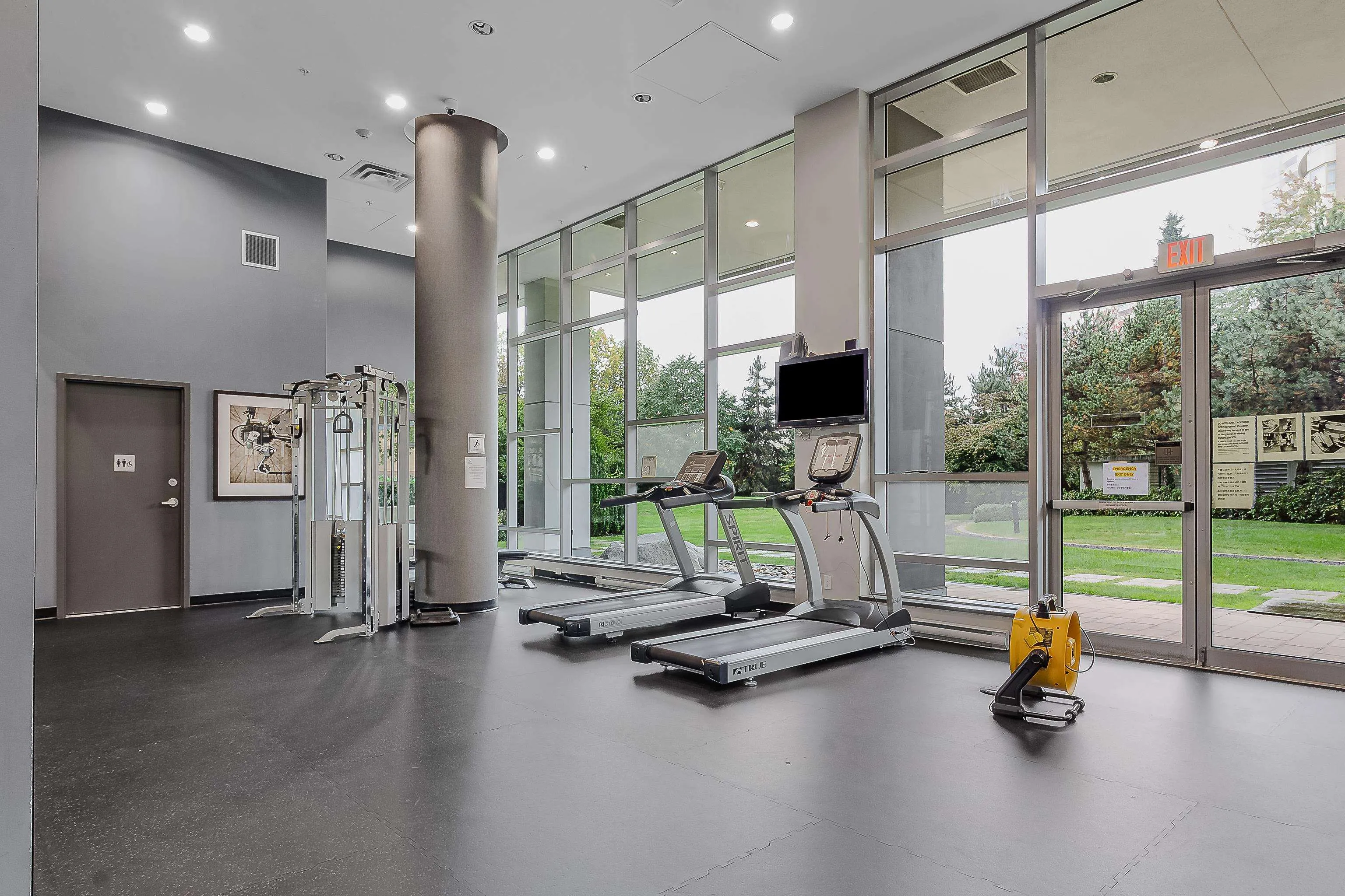 3702 4880 Bennett Street