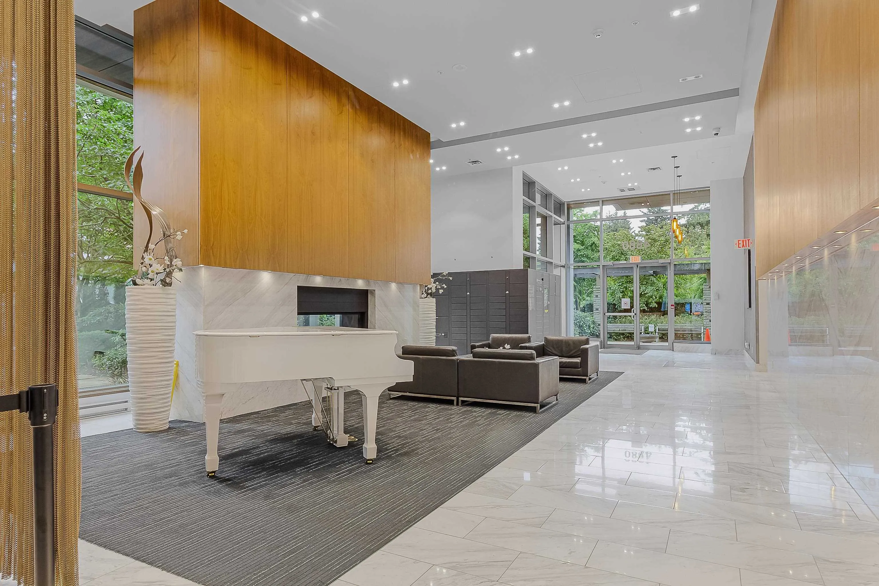 3702 4880 Bennett Street