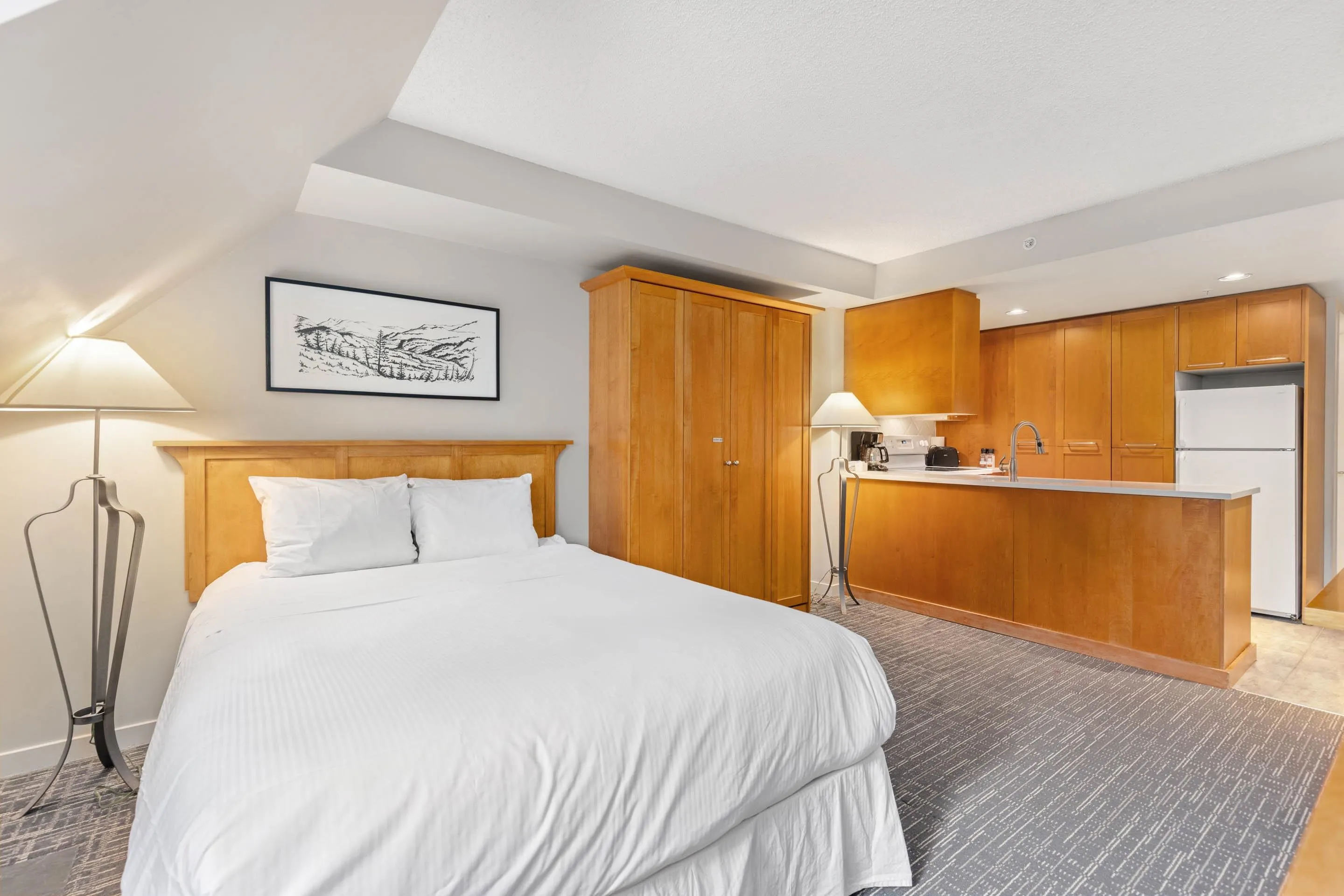 4407 4295 Blackcomb Way