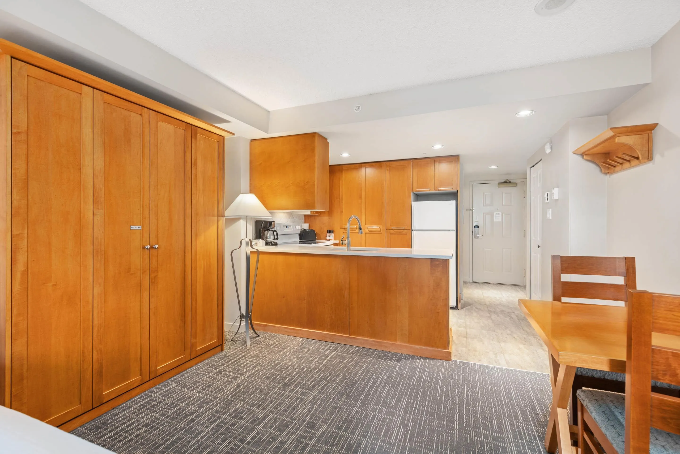 4407 4295 Blackcomb Way