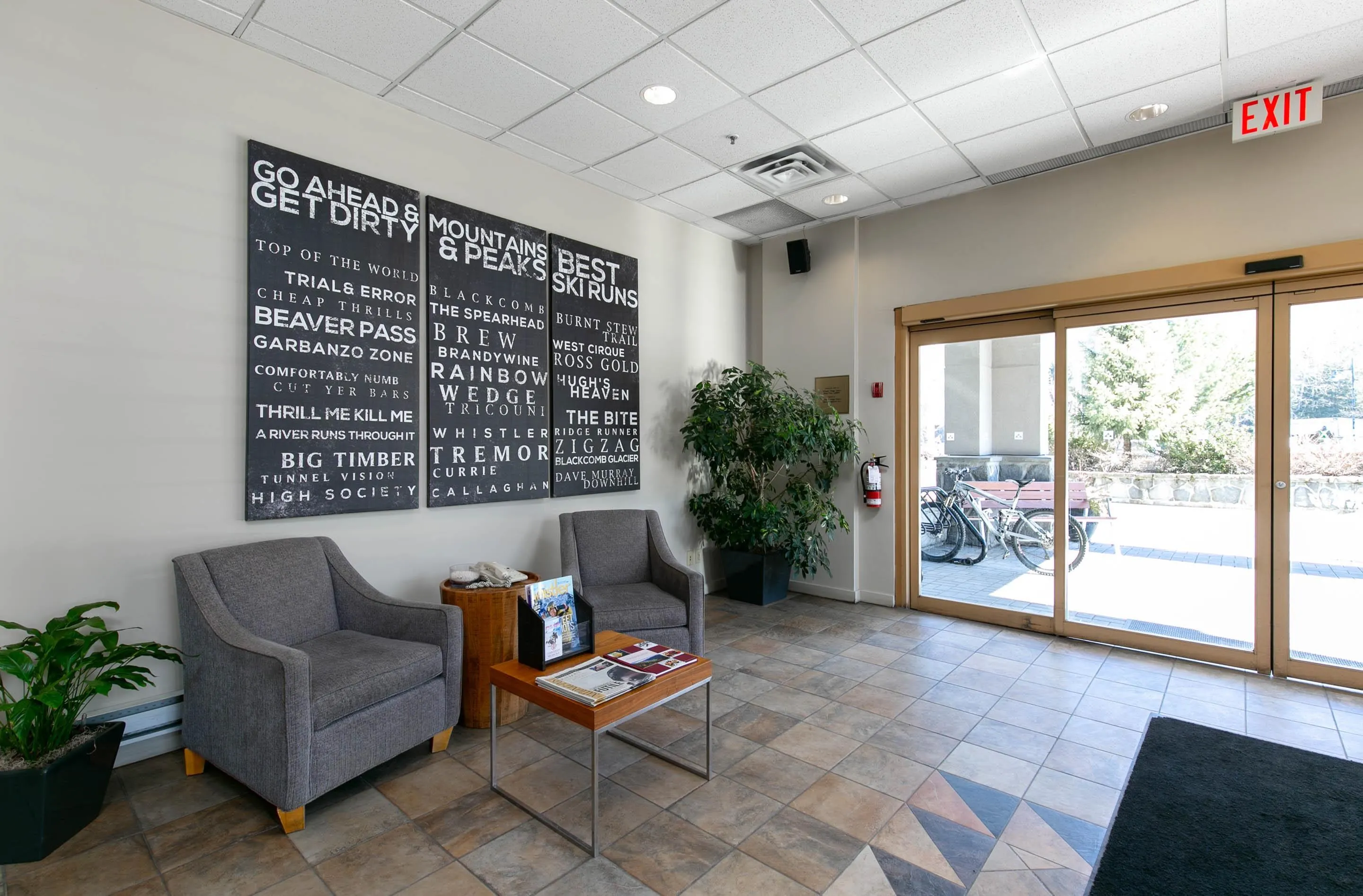 4407 4295 Blackcomb Way