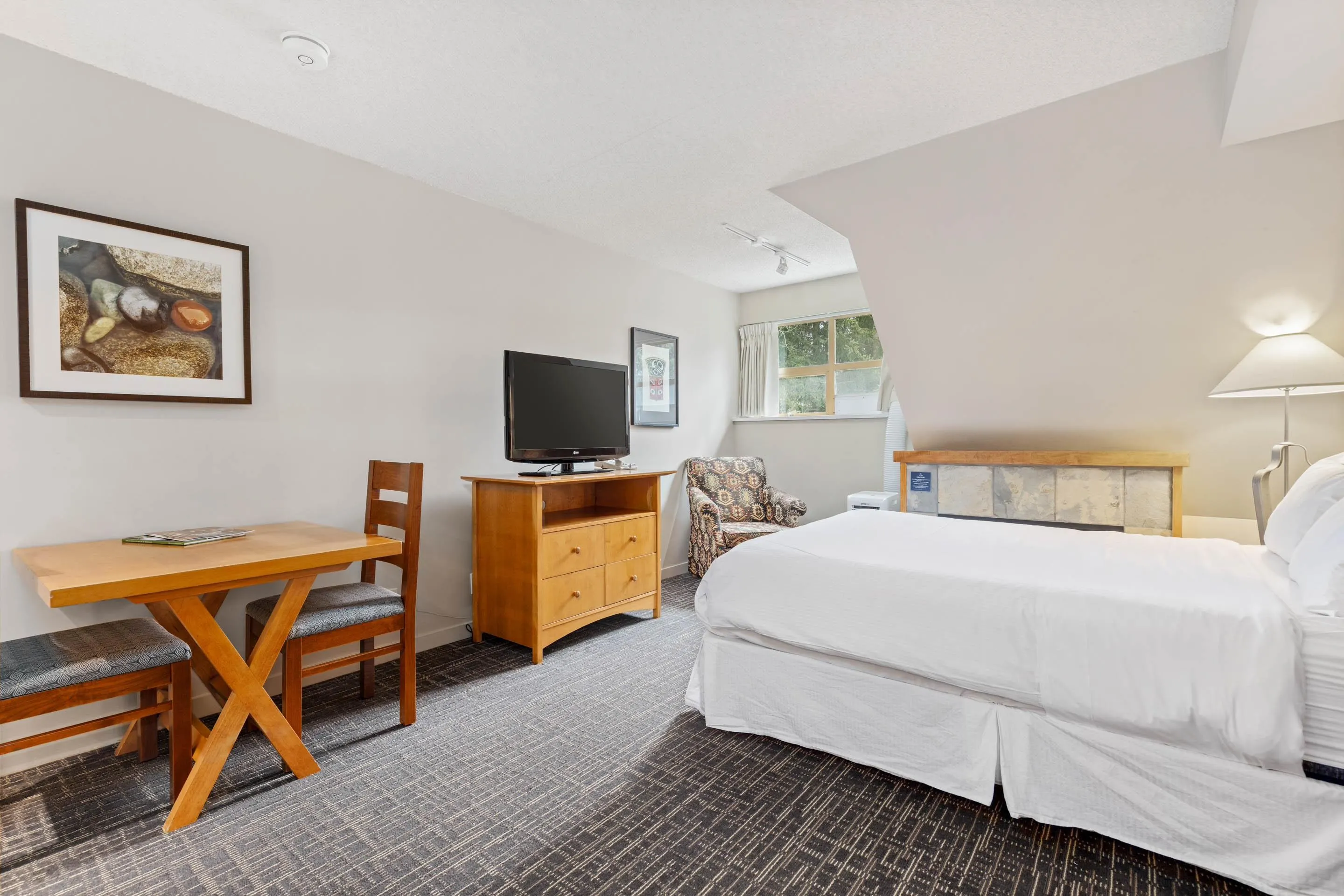 4407 4295 Blackcomb Way