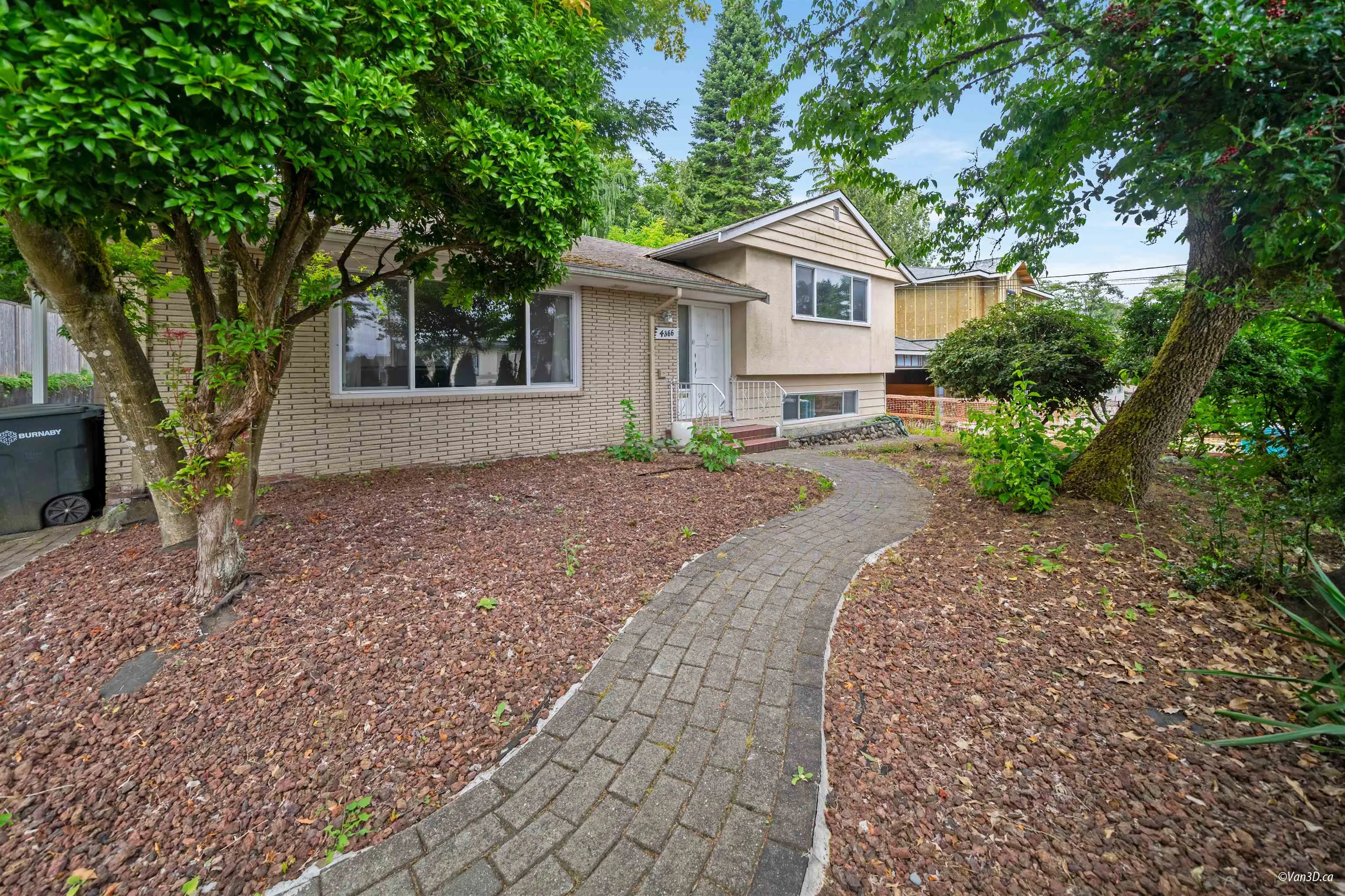 4366 Gilpin Crescent