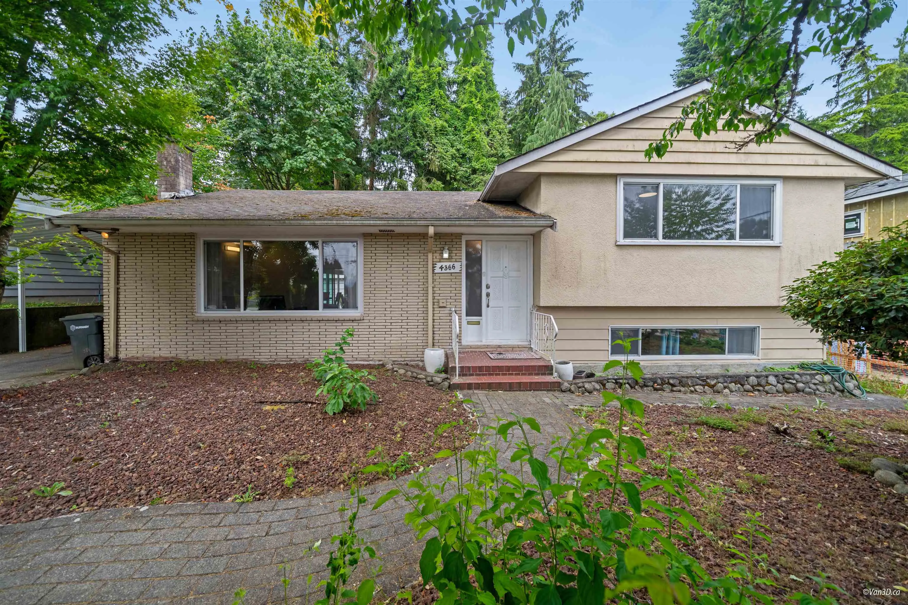 4366 Gilpin Crescent