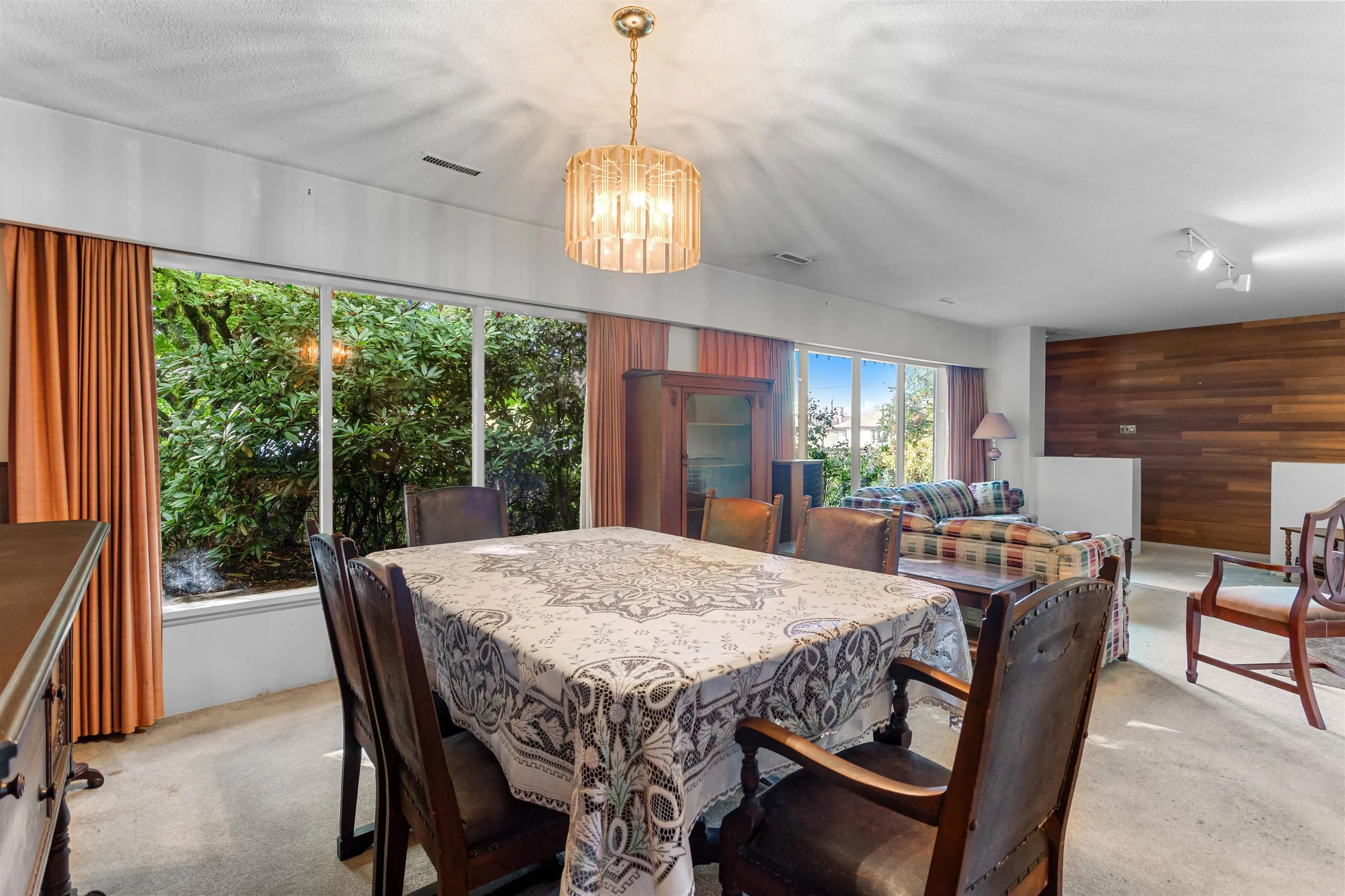 260 W 21st Street