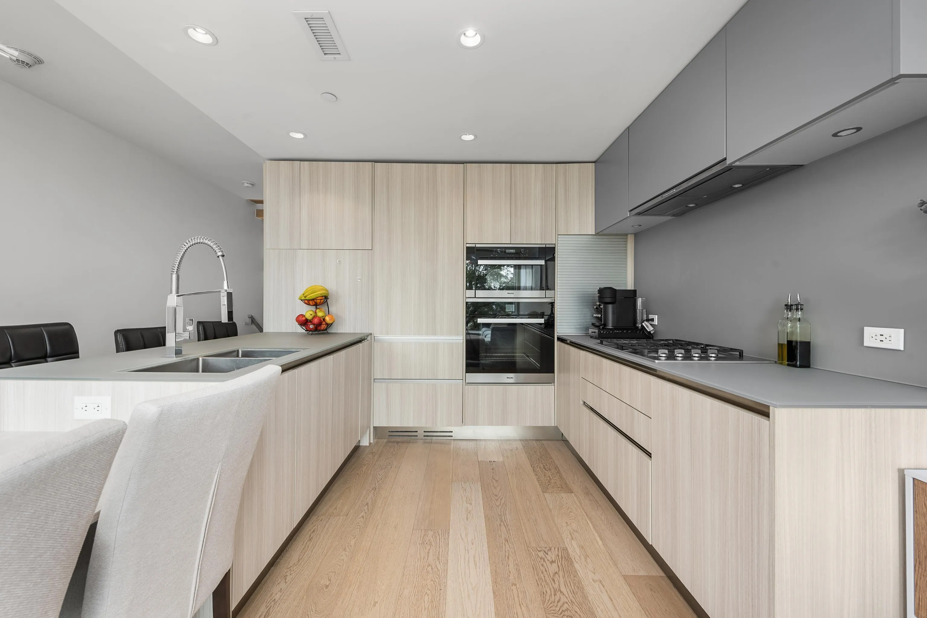 138 W Woodstock Avenue