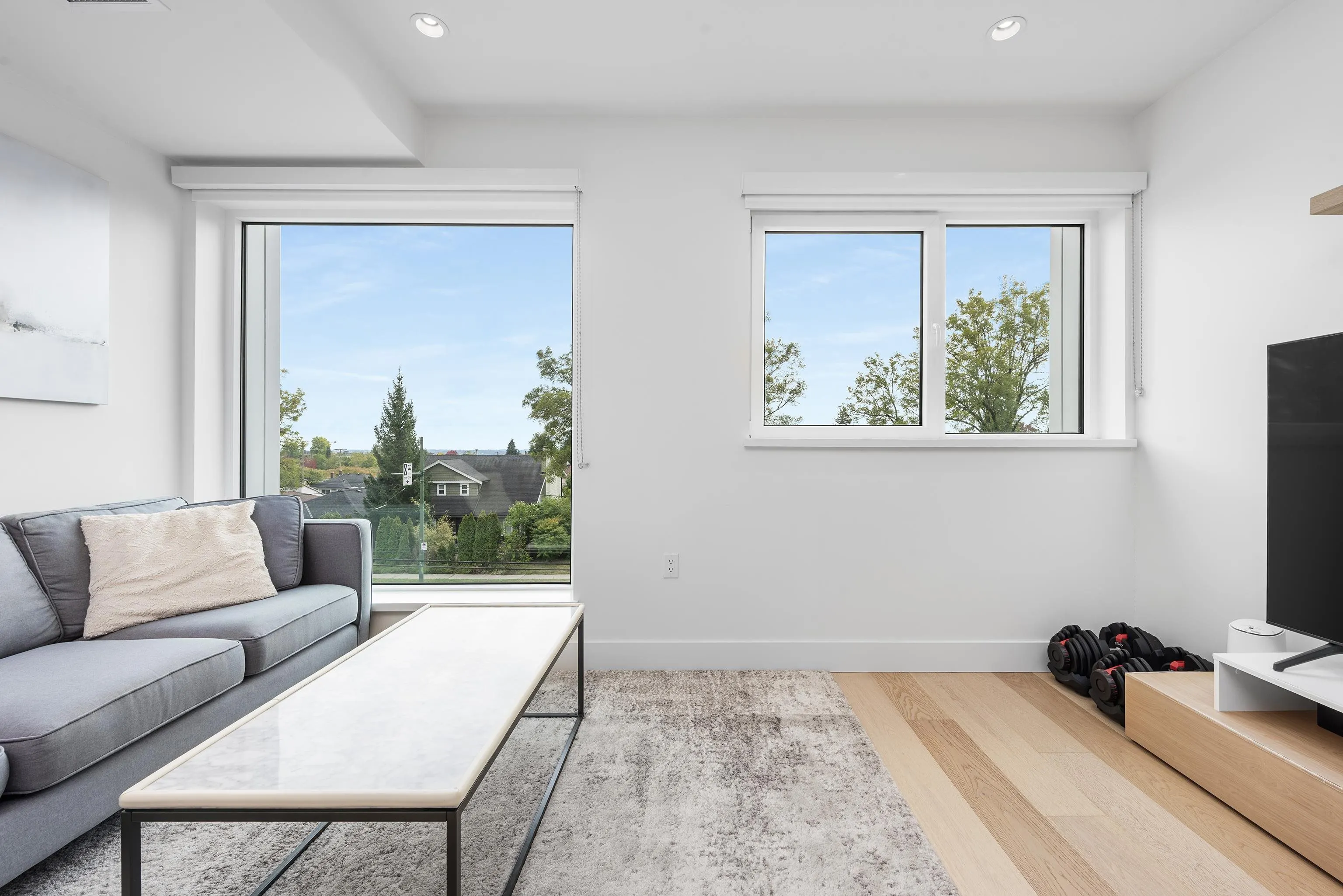 138 W Woodstock Avenue