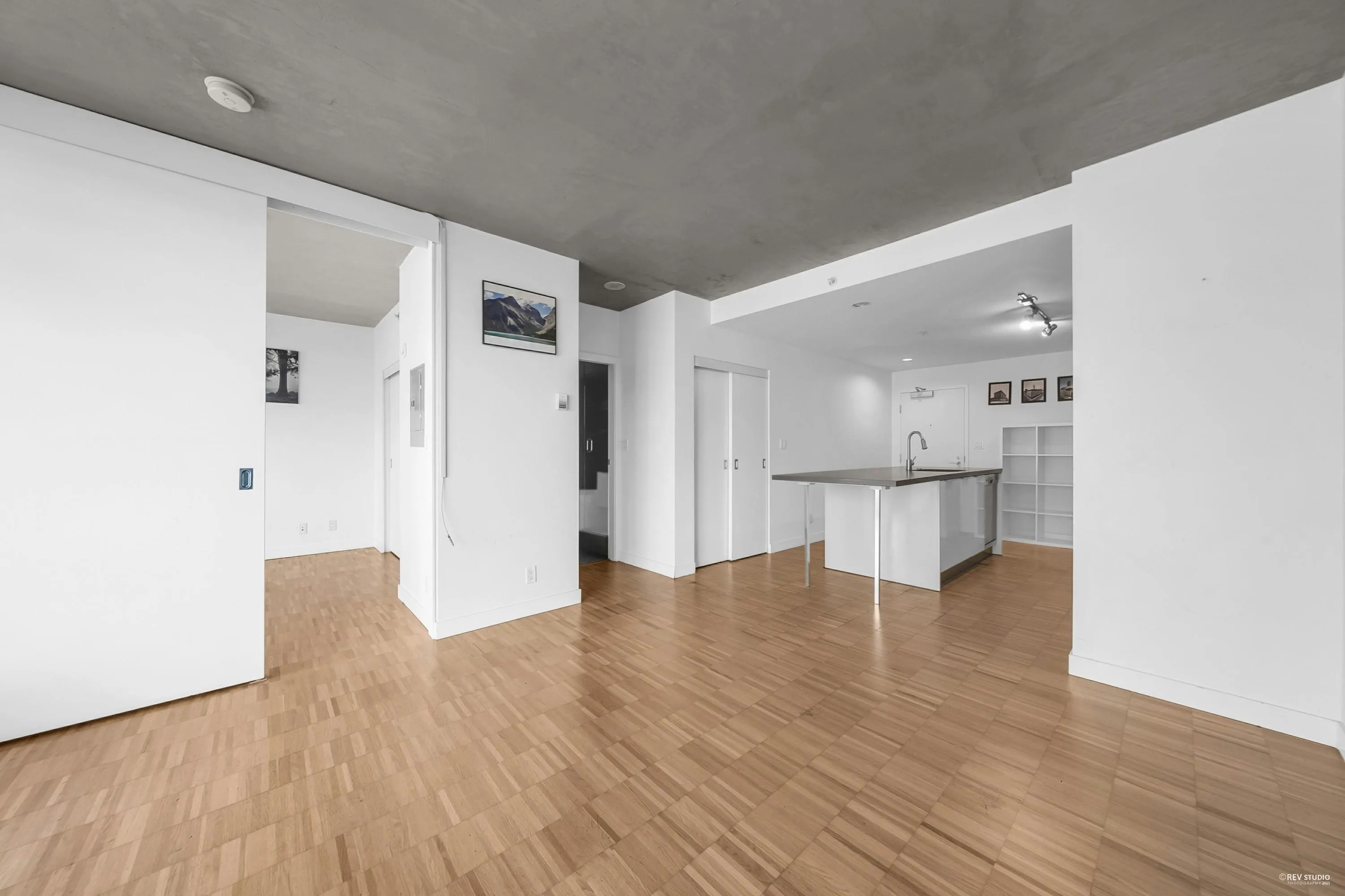 1707 108 W Cordova Street