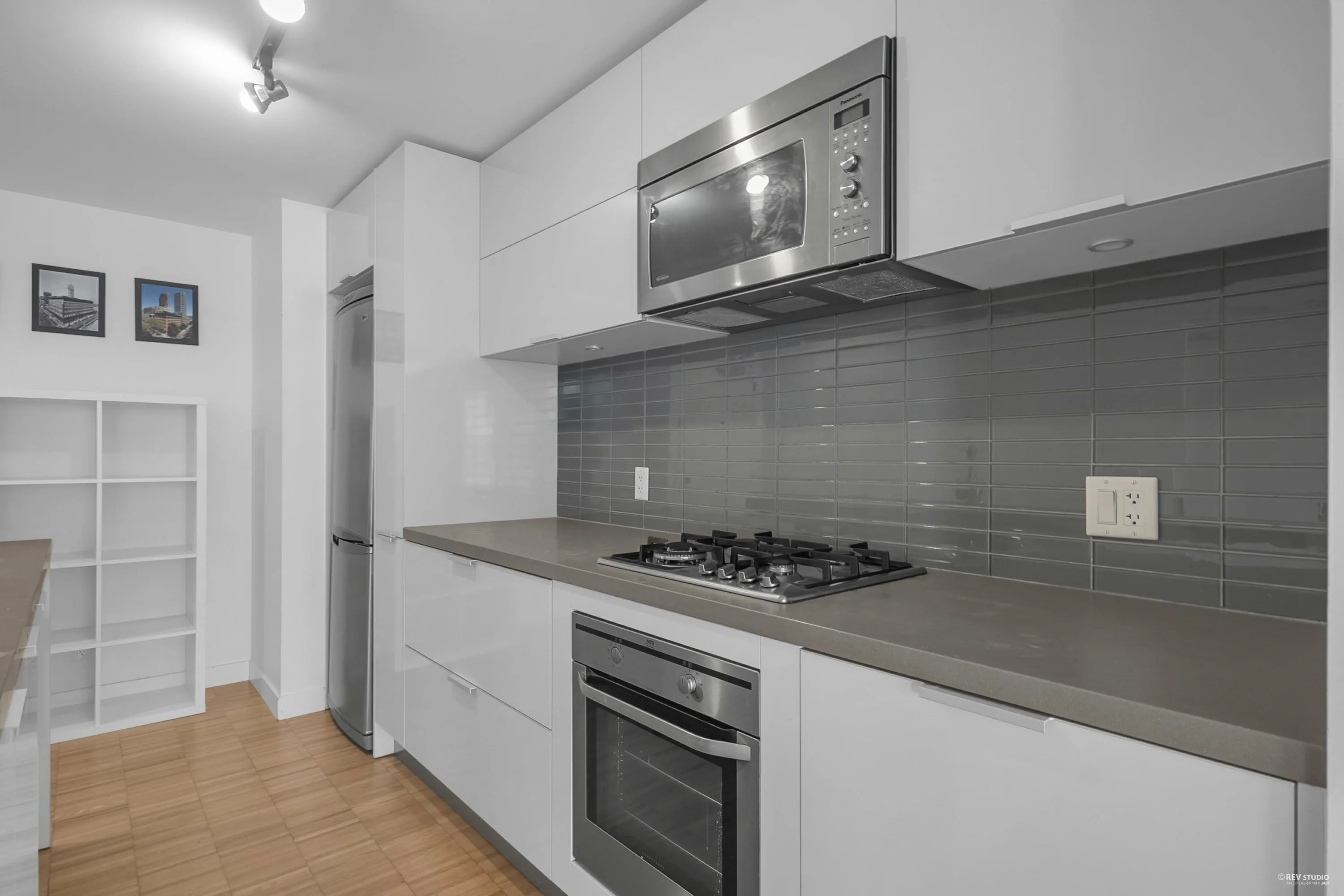 1707 108 W Cordova Street