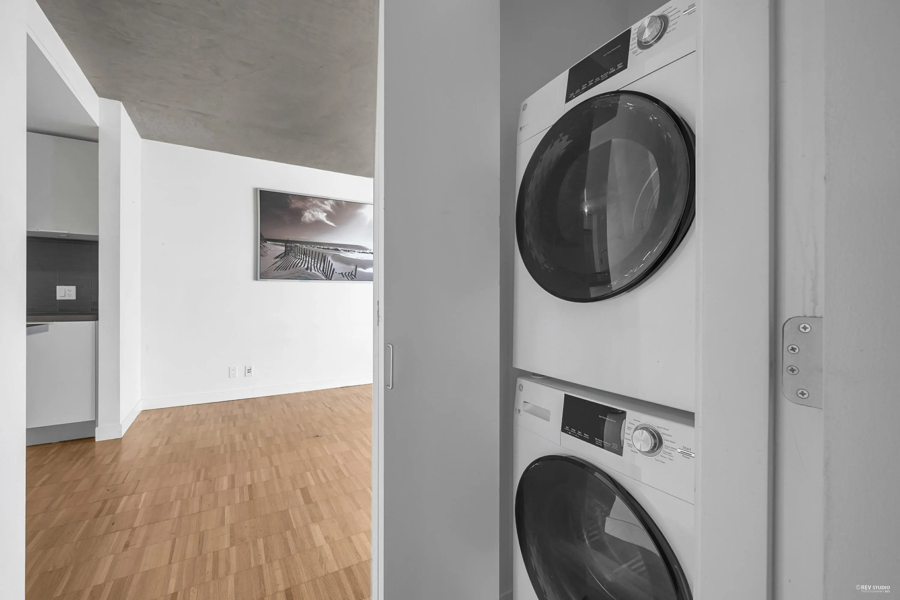 1707 108 W Cordova Street