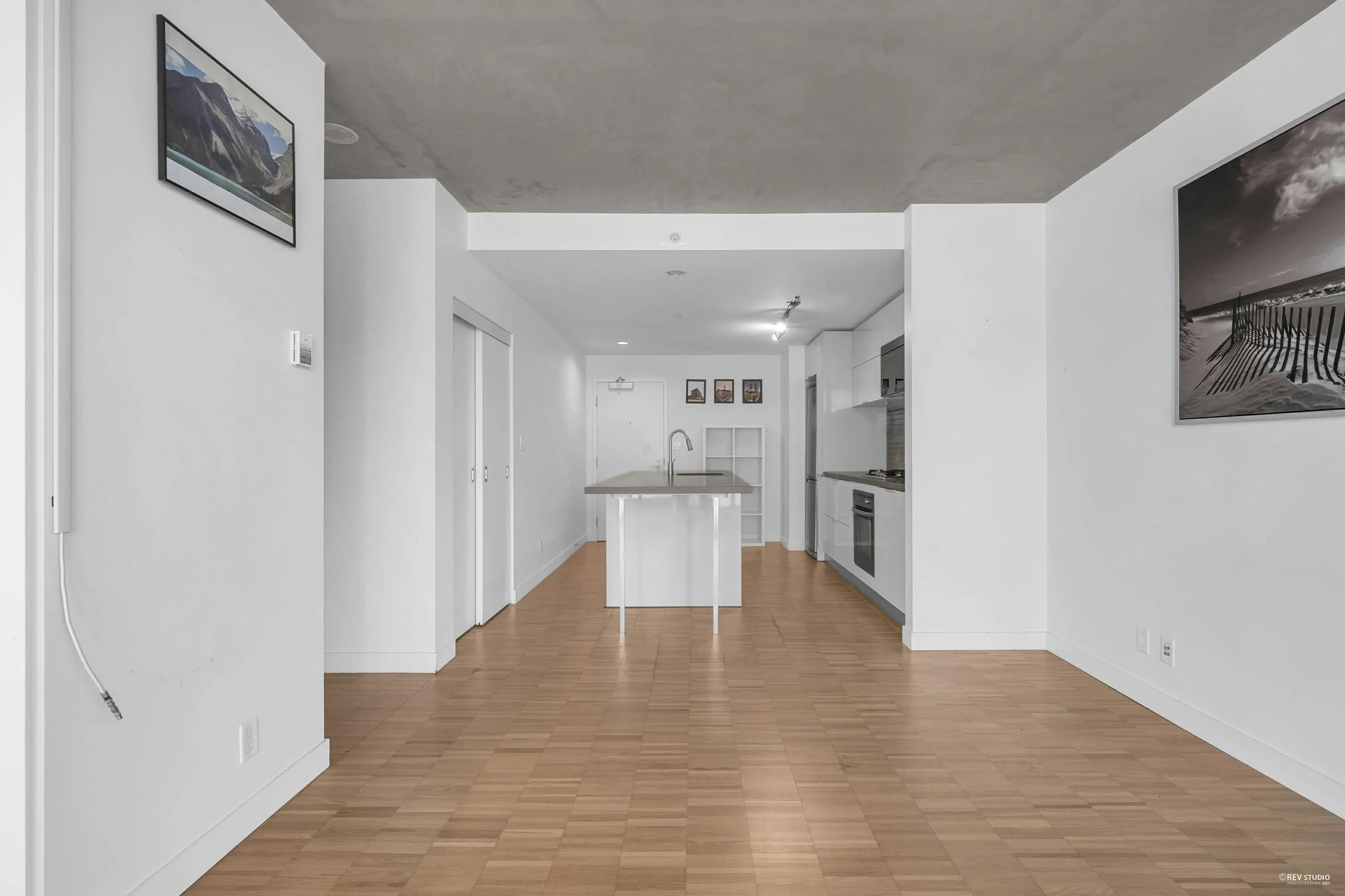 1707 108 W Cordova Street