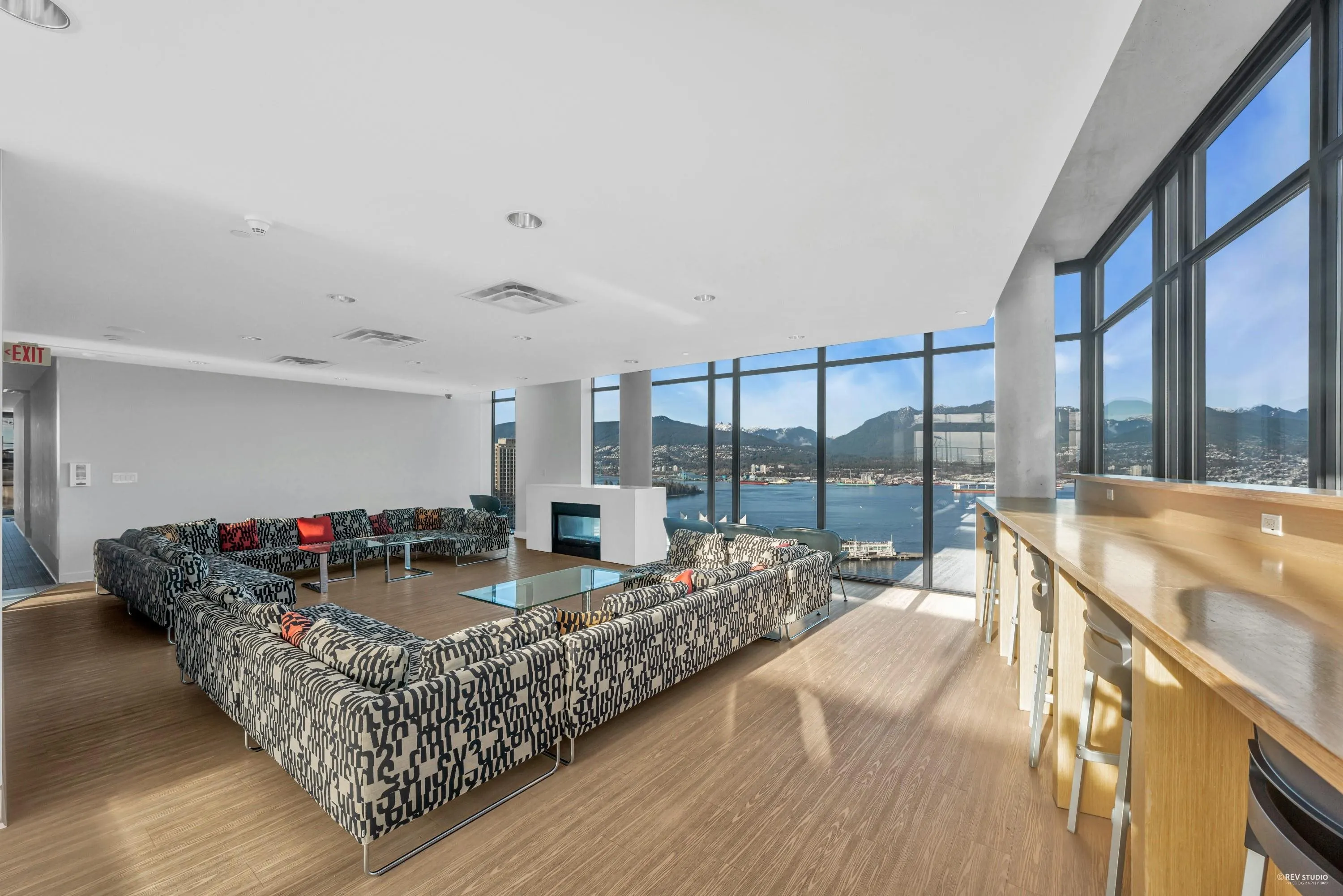 1707 108 W Cordova Street