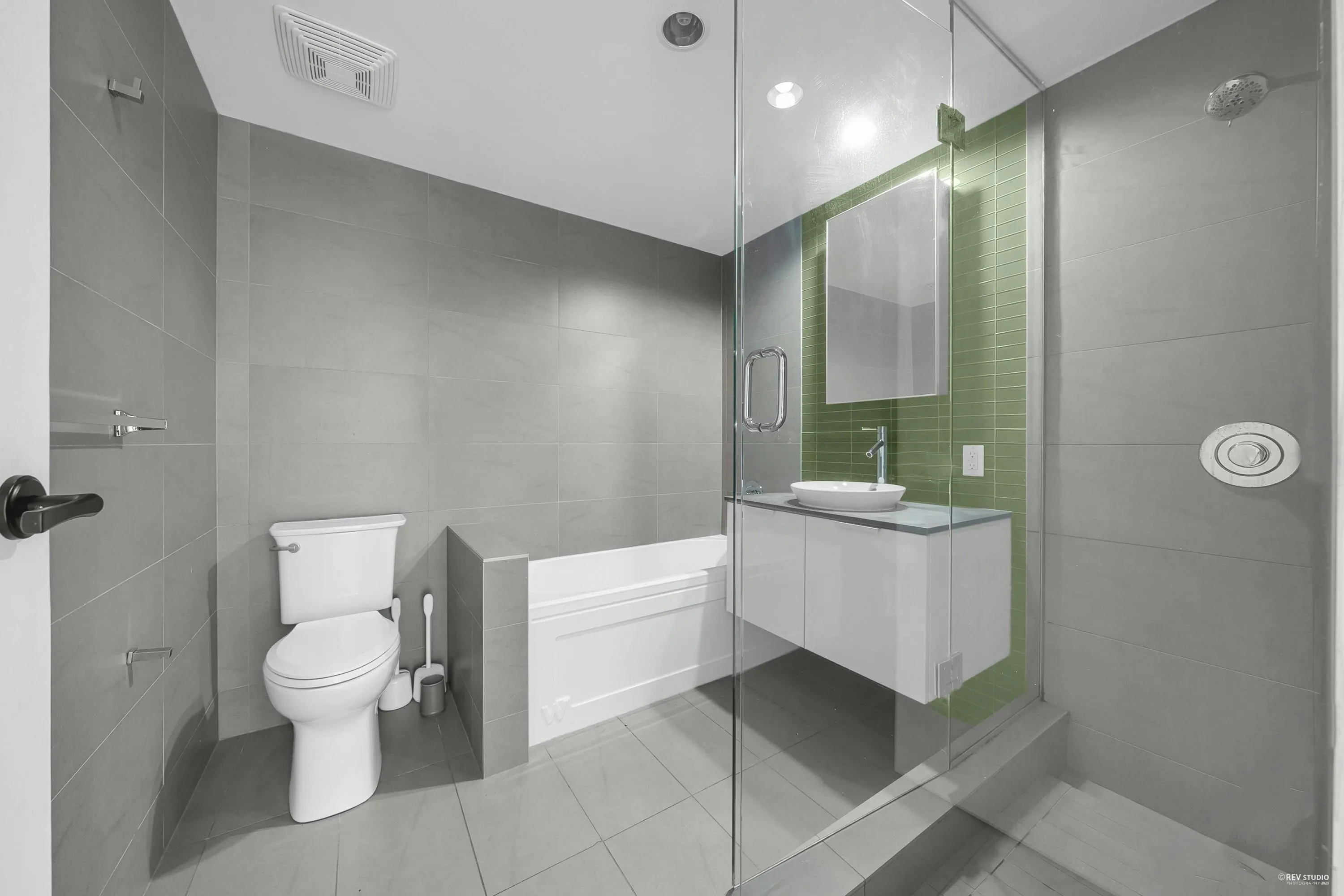 1707 108 W Cordova Street