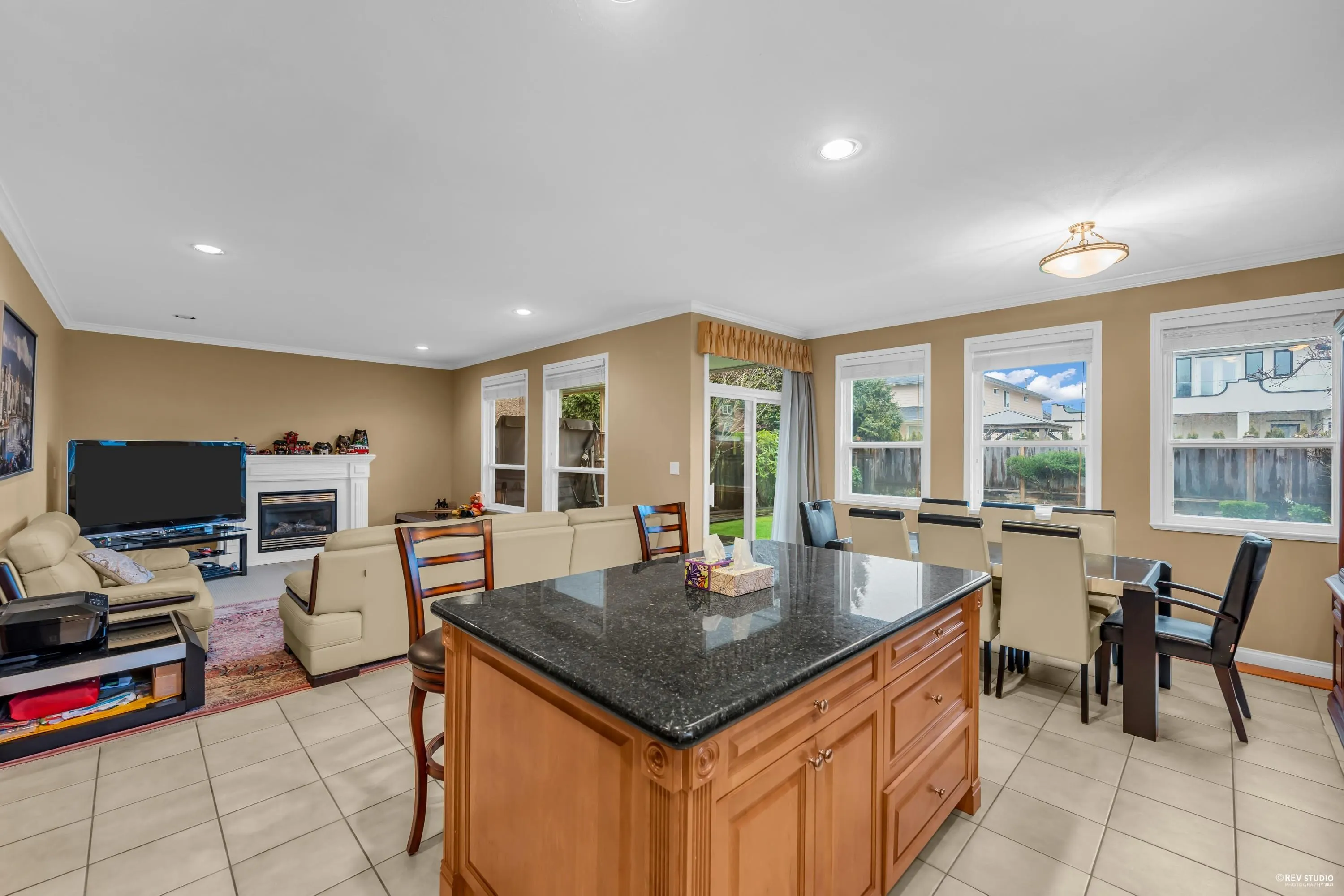 3673 Lockhart Road