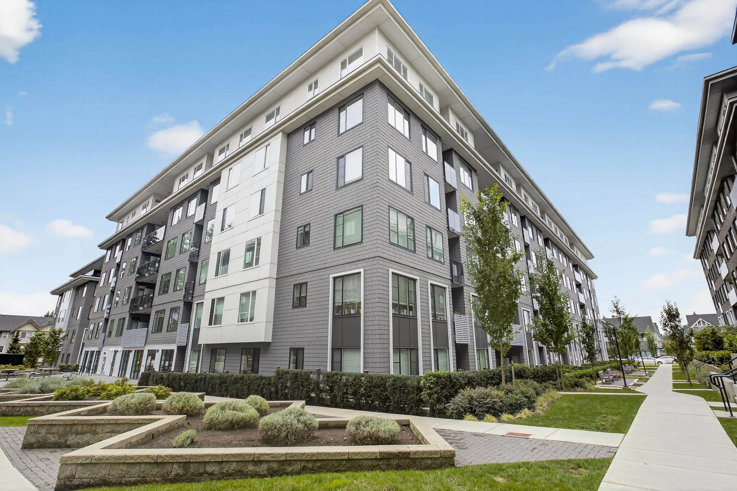 108 15825 85 Avenue