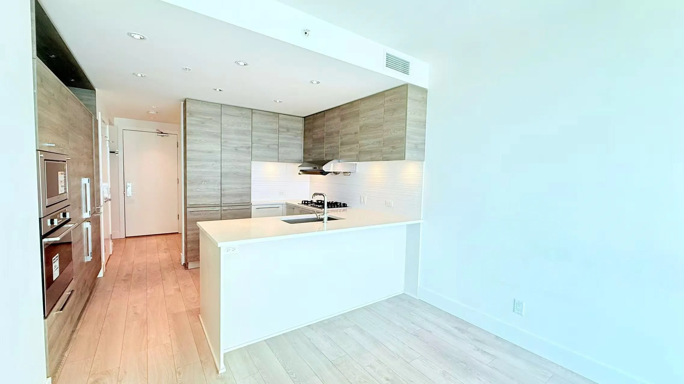 1907 7358 Edmonds Street