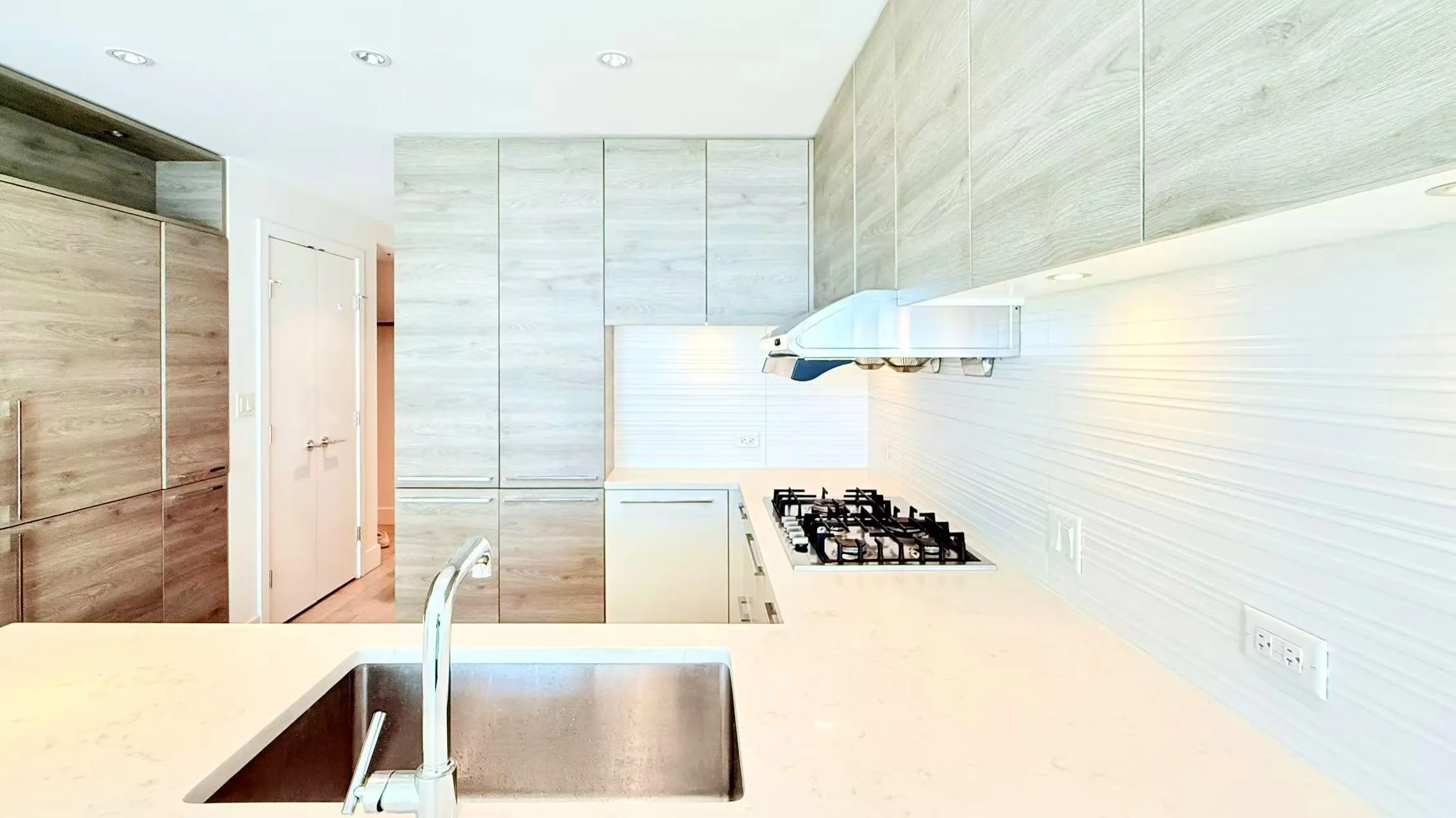 1907 7358 Edmonds Street