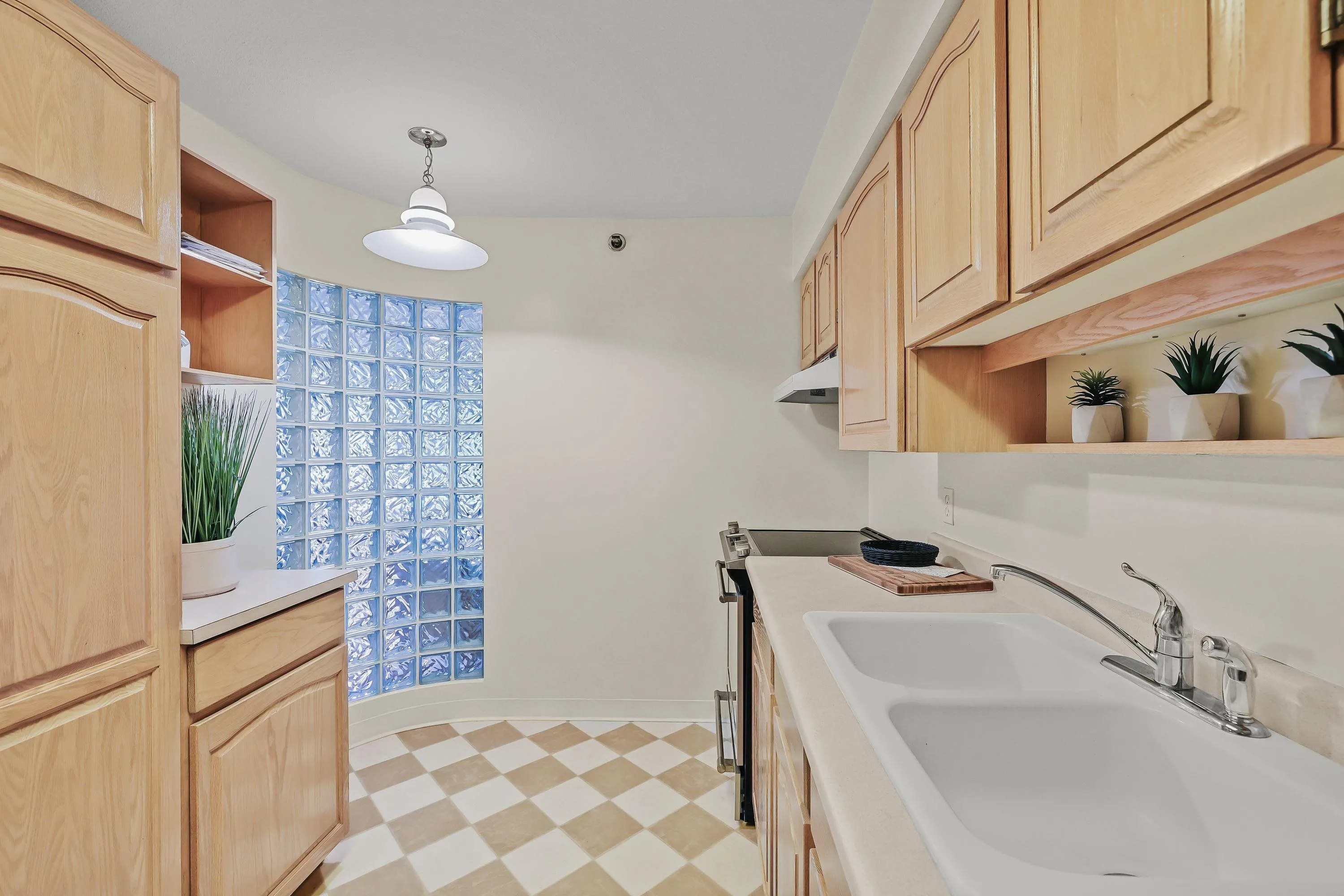 308 1154 Westwood Street