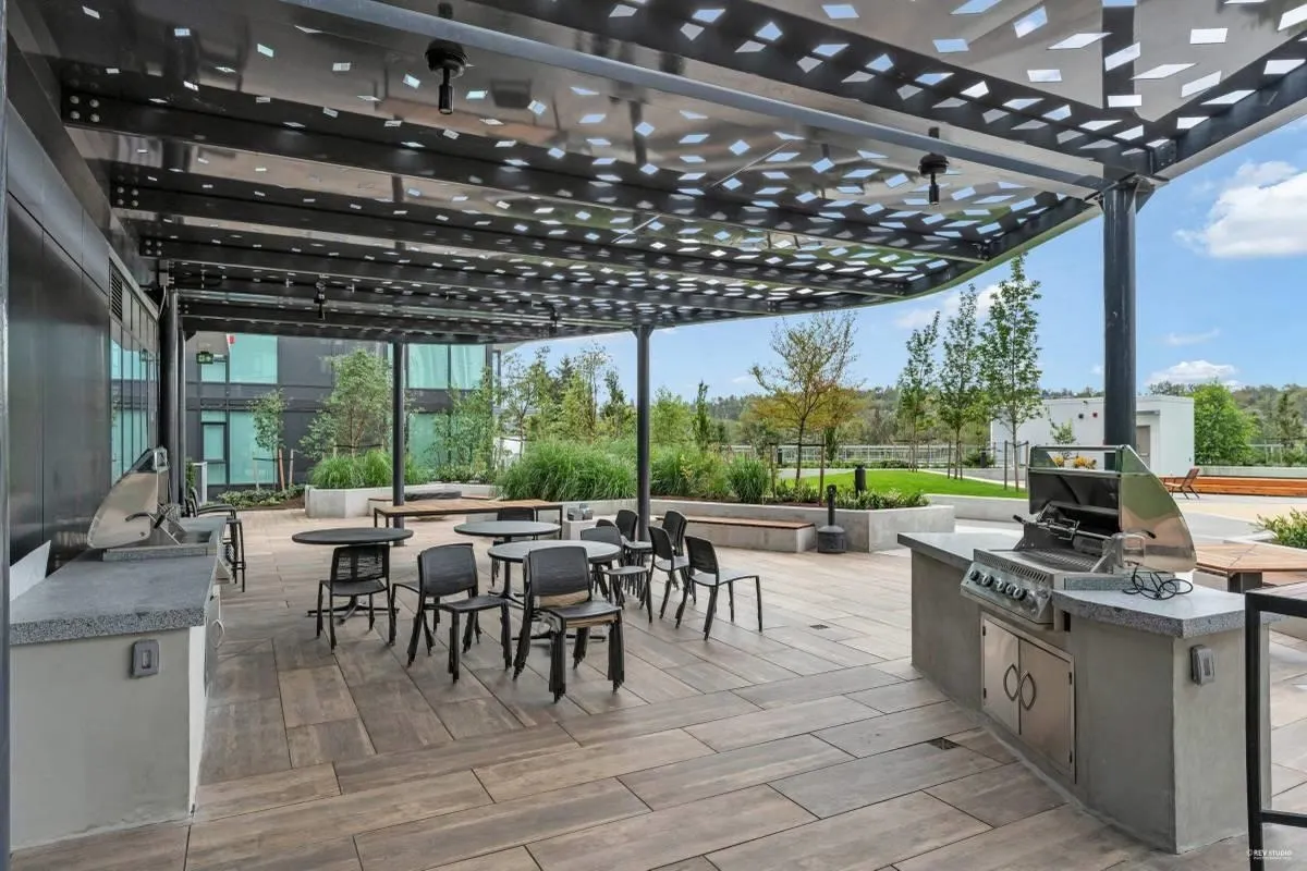 2204 318 Alderson Avenue