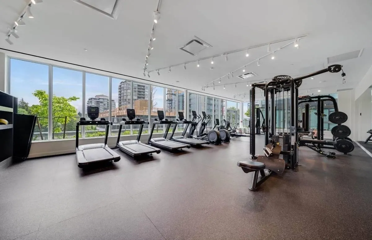 2204 318 Alderson Avenue