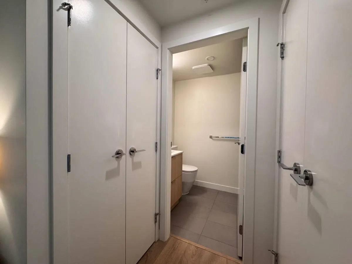 2204 318 Alderson Avenue